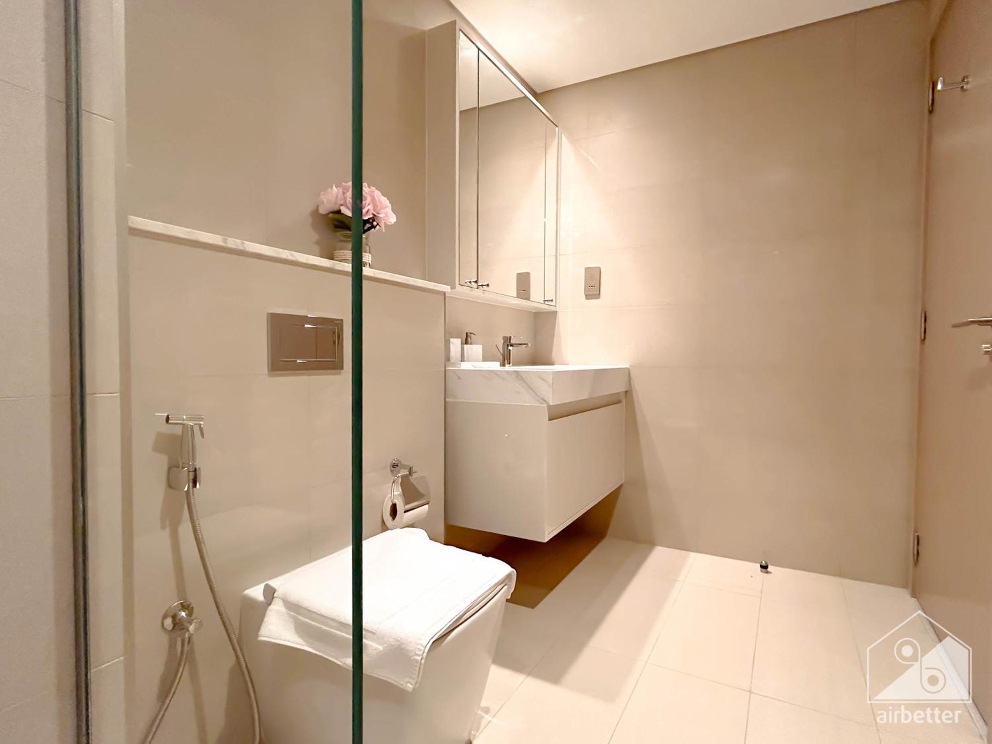 Luxury Burj Royale 1bedroom Incl Daily Housekeeping Apartment *