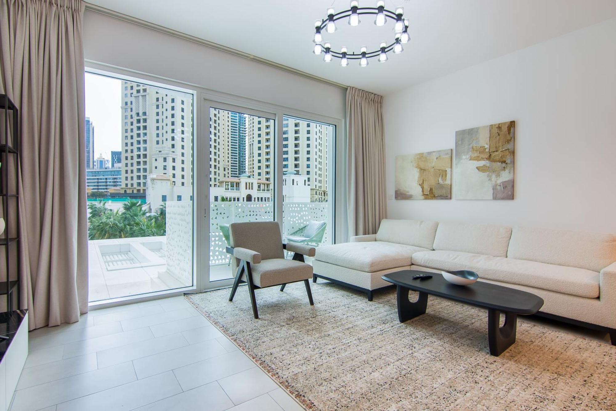 La Vie Jbr 1br With Access Dubai