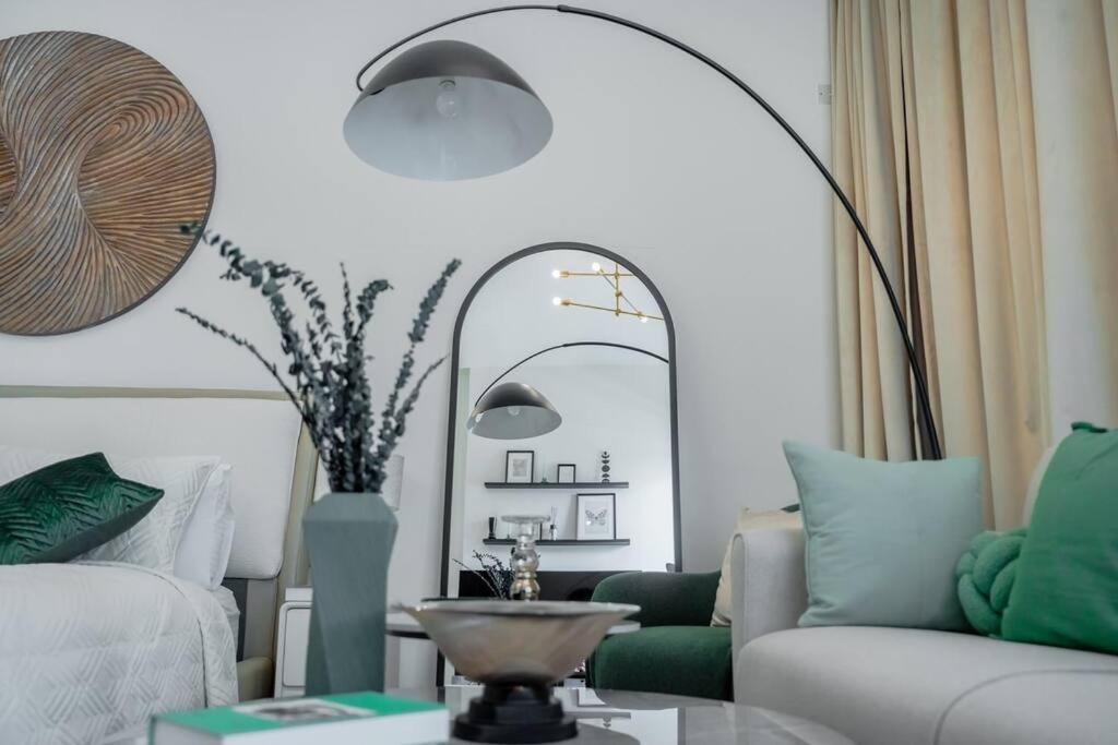 Clever Guest 014 Binghatti Canal Apartment *