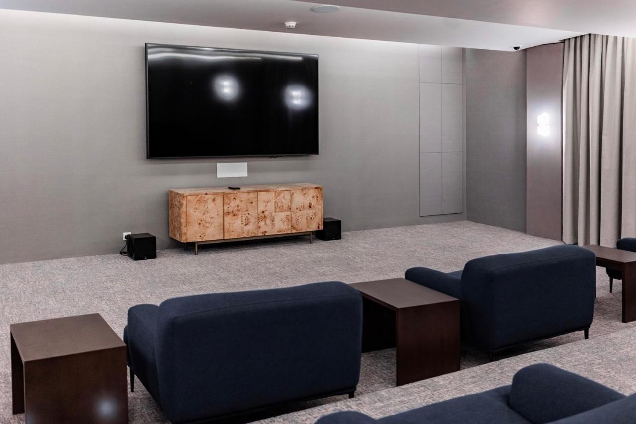 Brand New 2b/r With Burj Khalifa And Fountain View Dubai
