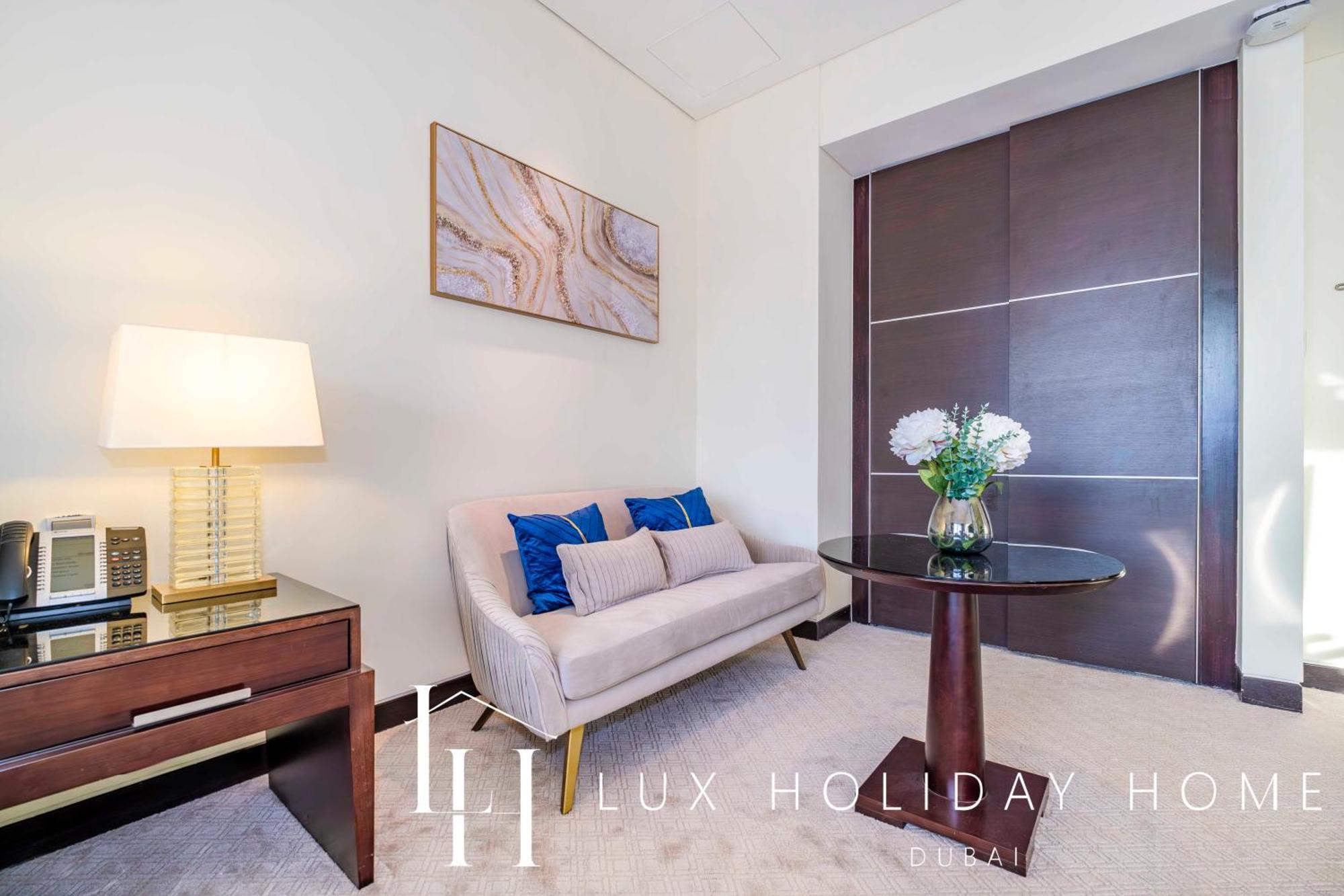 Lux The Jw Marina