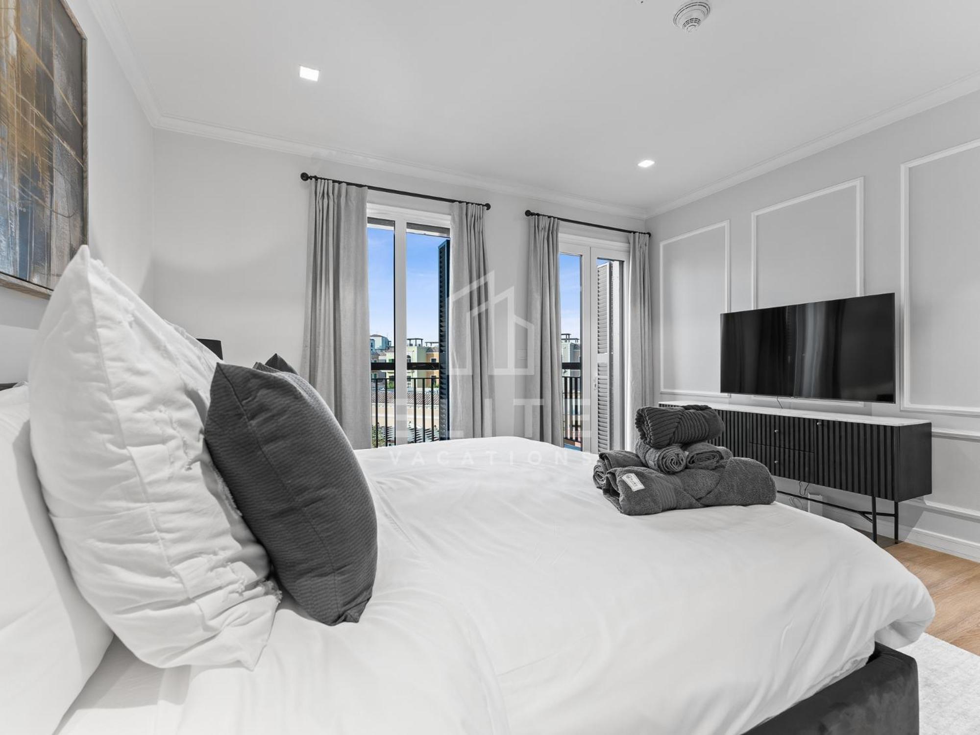 Luxury 4br Next To J1 With Burj Views