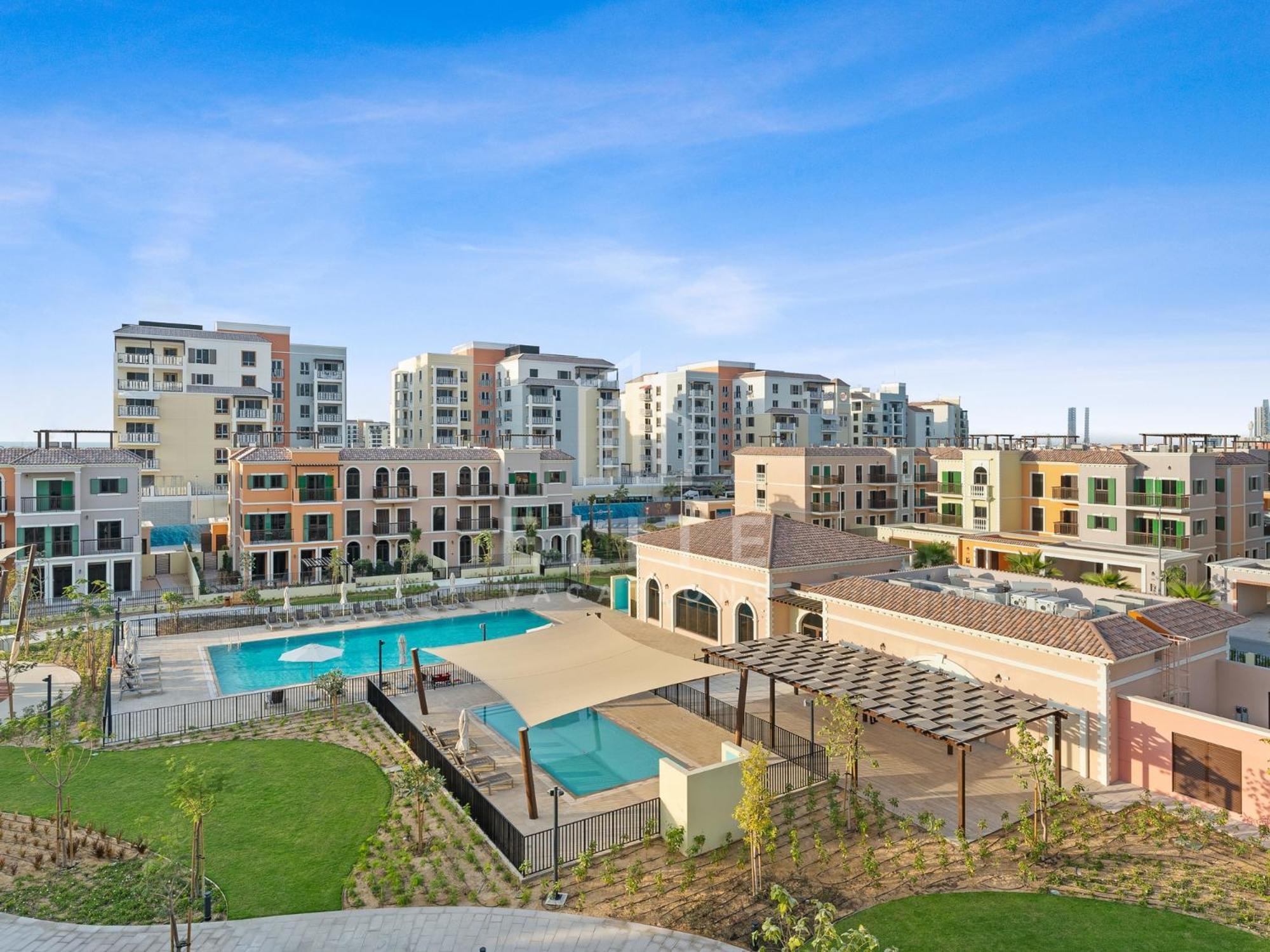 Luxury 4br Next To J1 With Burj Views Villa Dubai