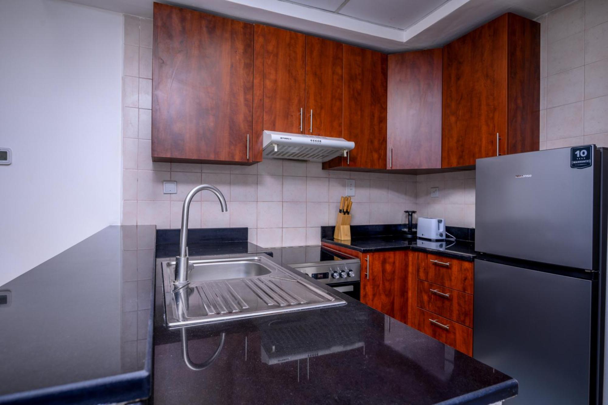 1 Bedroom With Marina View - Close To Metro * Dubai