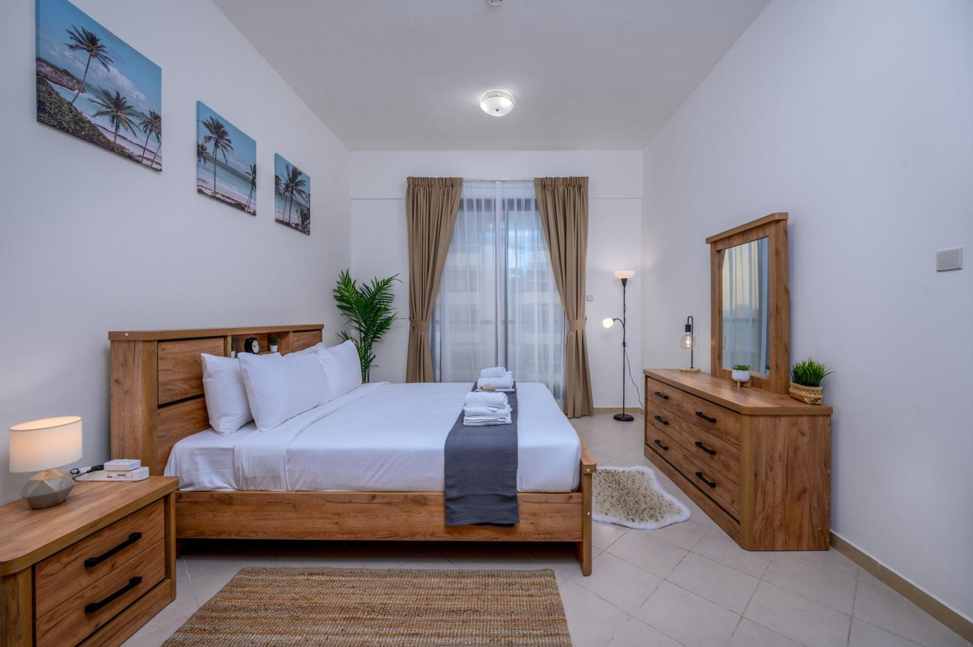1 Bedroom With Marina View - Close To Metro Apartment *