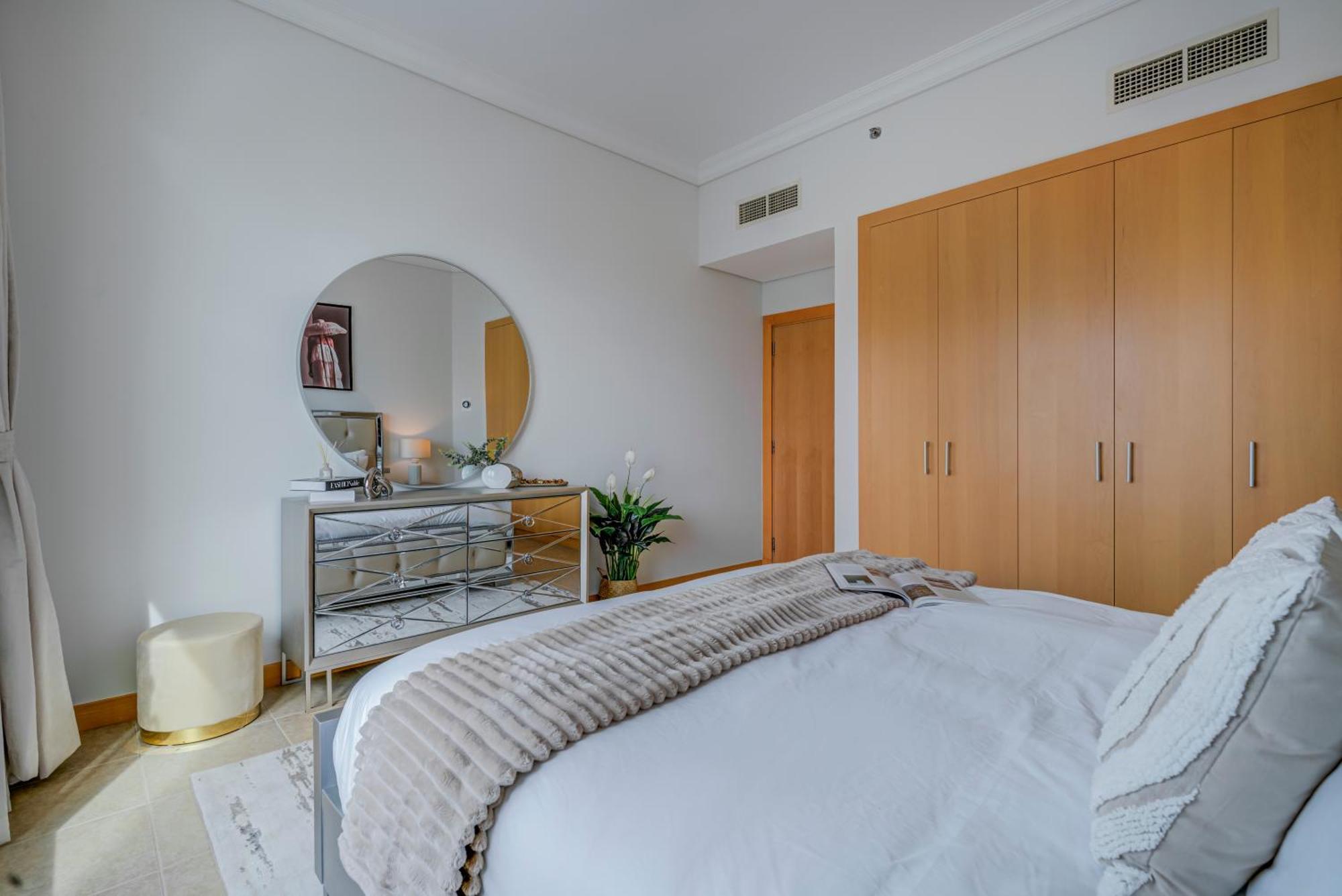 Trophy Oceans Edge In Palm With Private Beach Access Apartment *