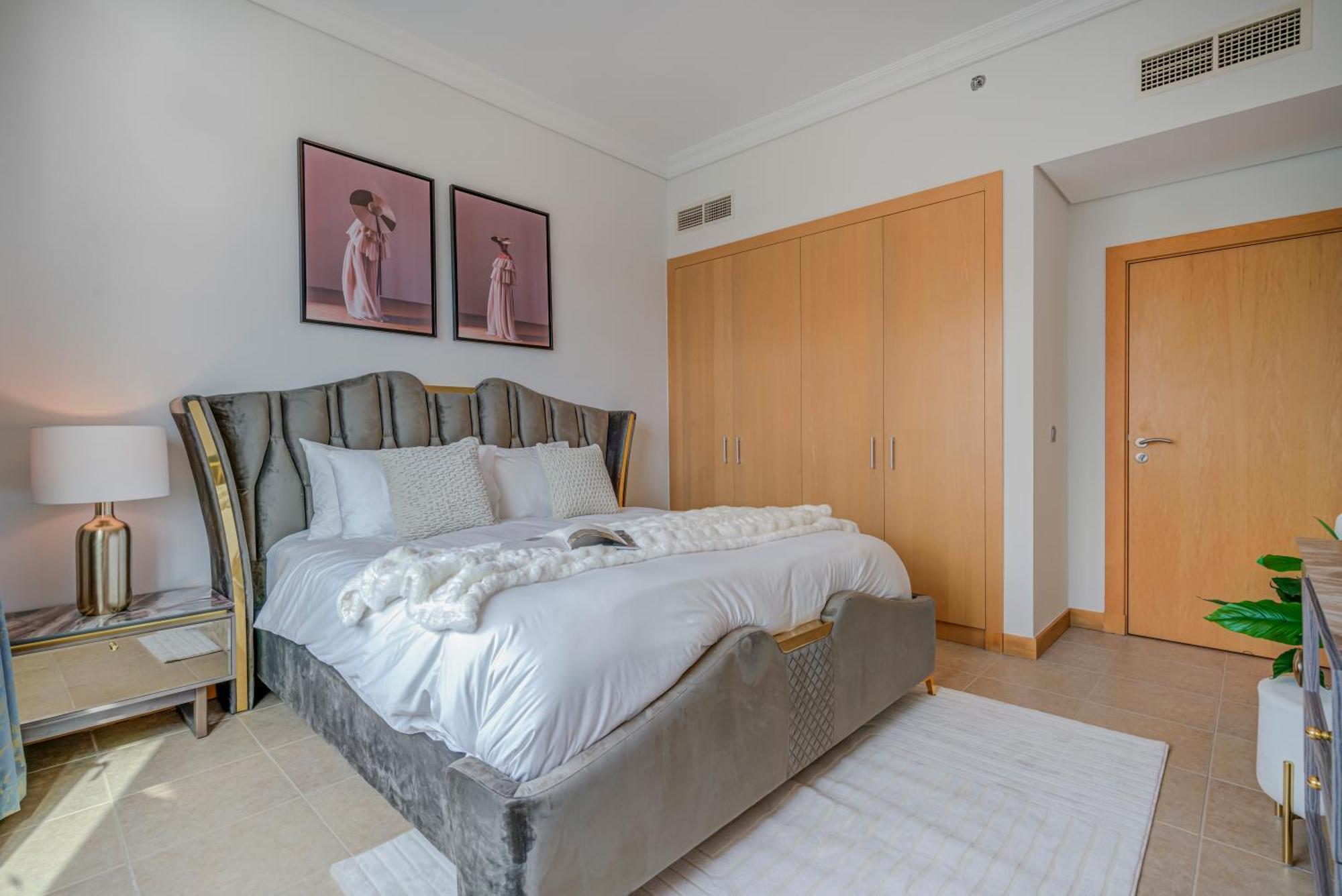 Trophy Oceans Edge In Palm With Private Beach Access Apartment Dubai