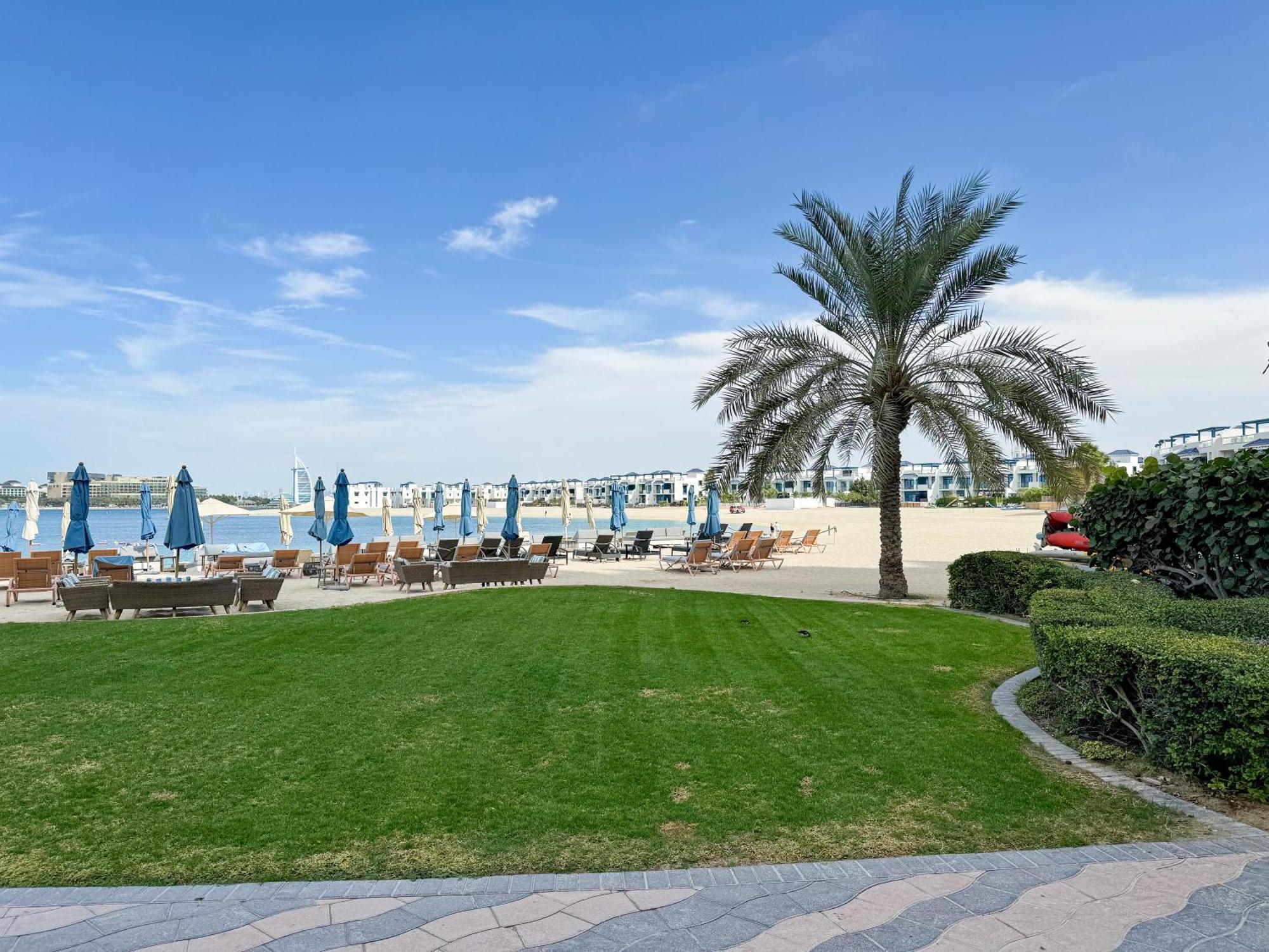 Trophy Oceans Edge In Palm With Private Beach Access * Dubai