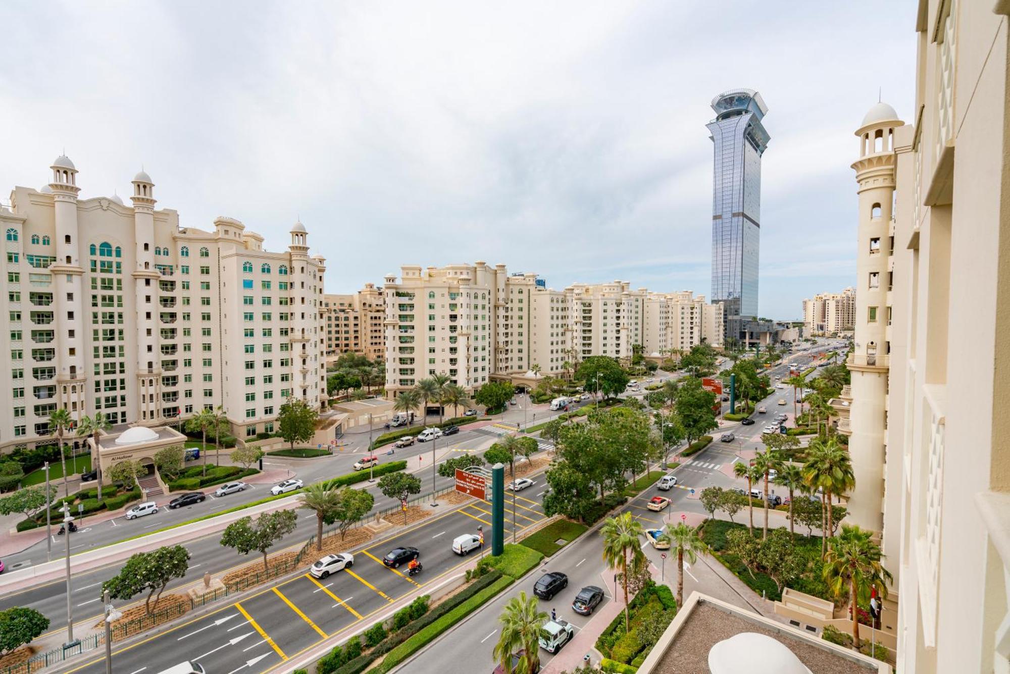 Trophy Oceans Edge In Palm With Private Beach Access Dubai