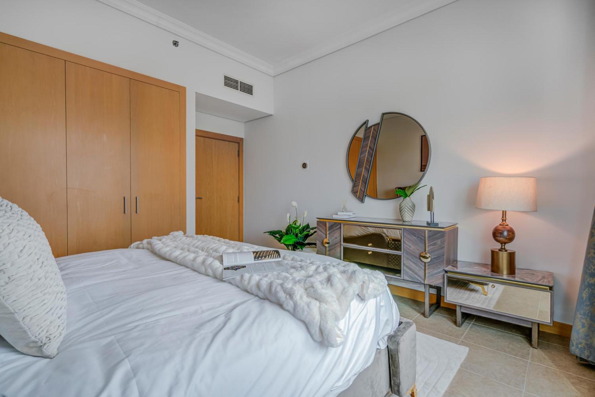 Trophy Oceans Edge In Palm With Private Beach Access Dubai