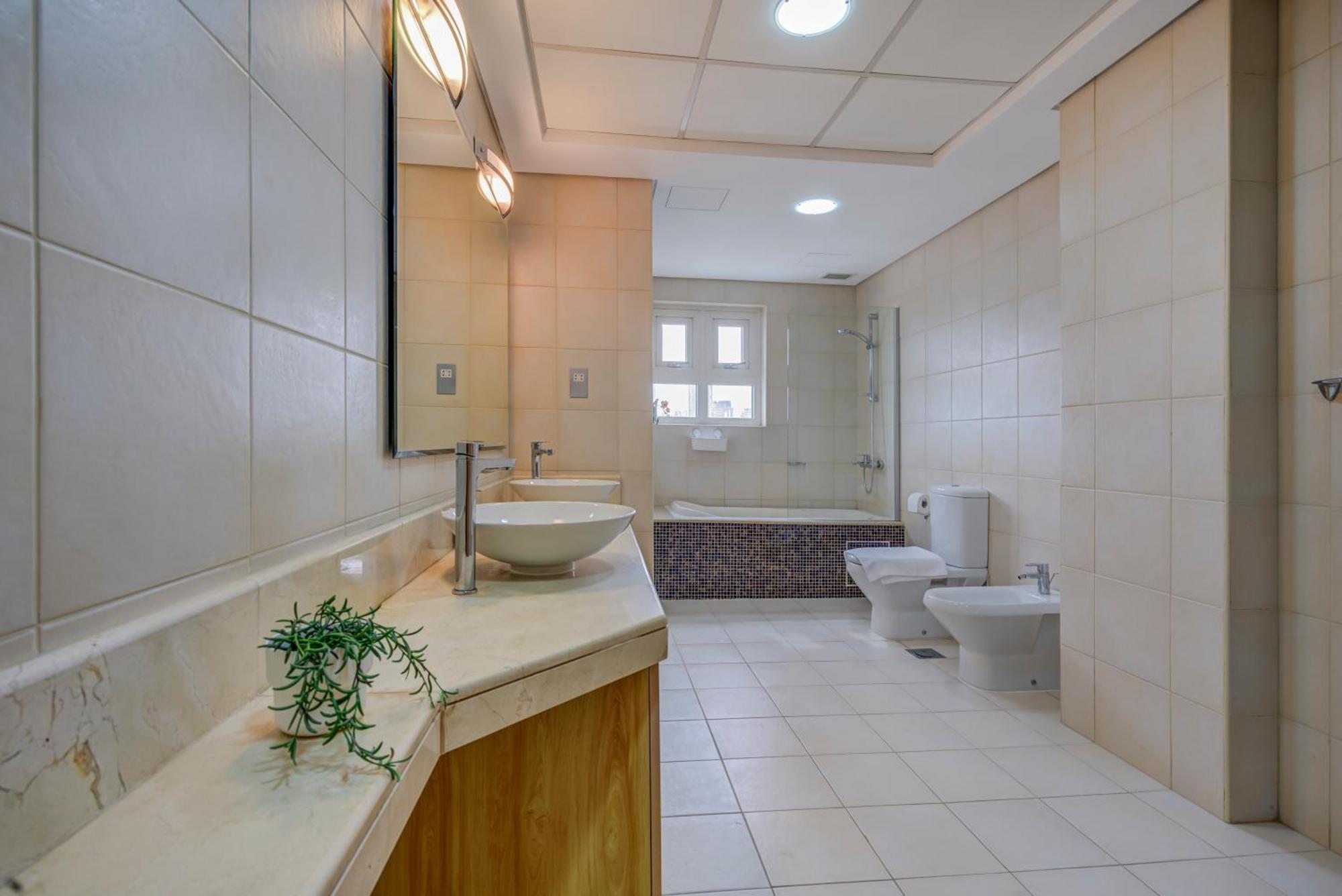 Trophy Oceans Edge In Palm With Private Beach Access