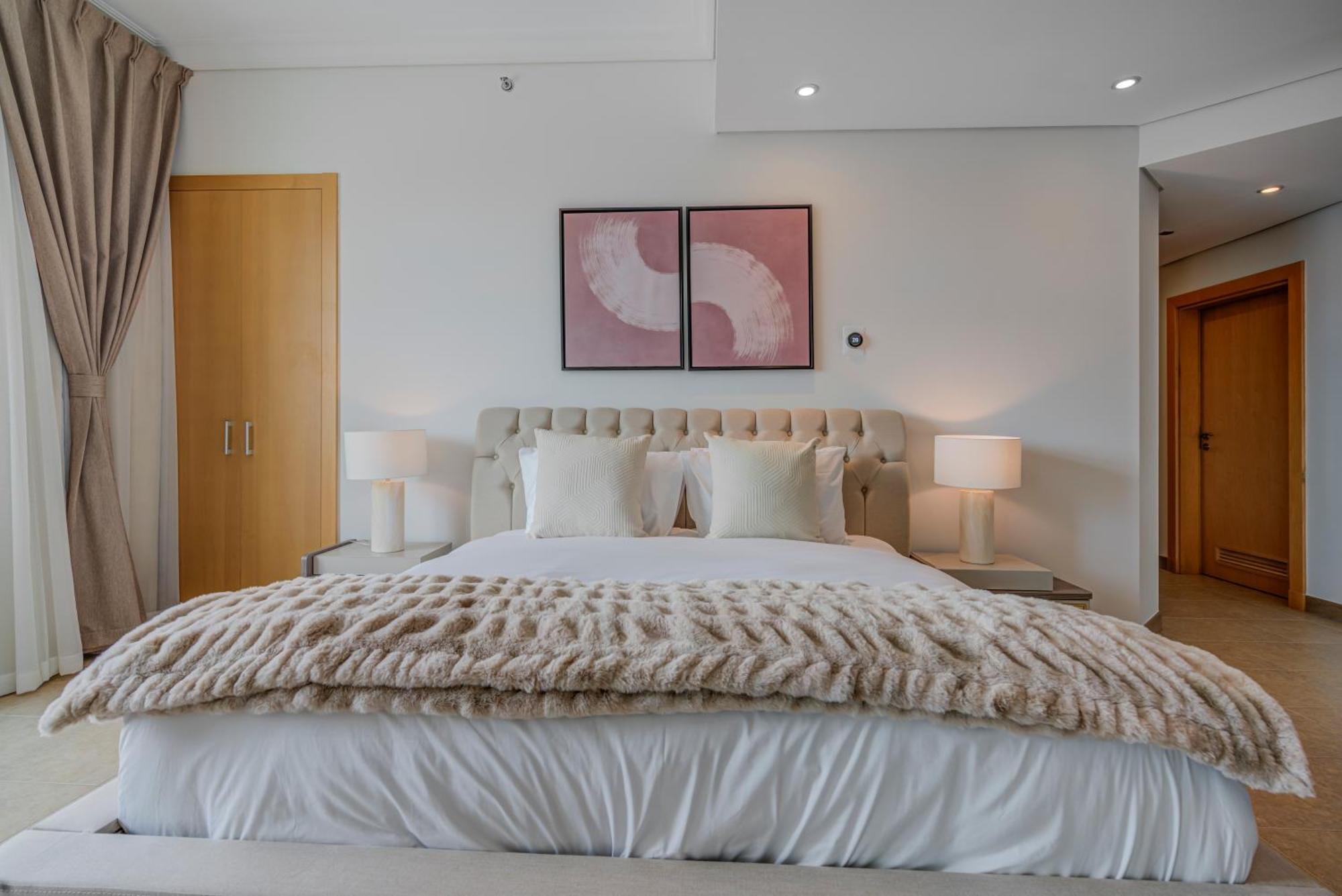 Trophy Oceans Edge In Palm With Private Beach Access Apartment