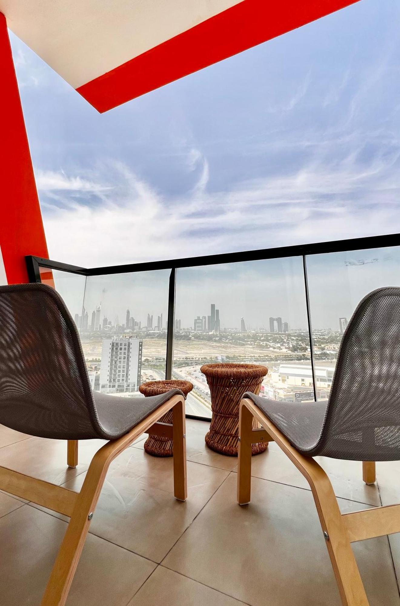 Cozy With Parking And Skyline View Apartment Dubai
