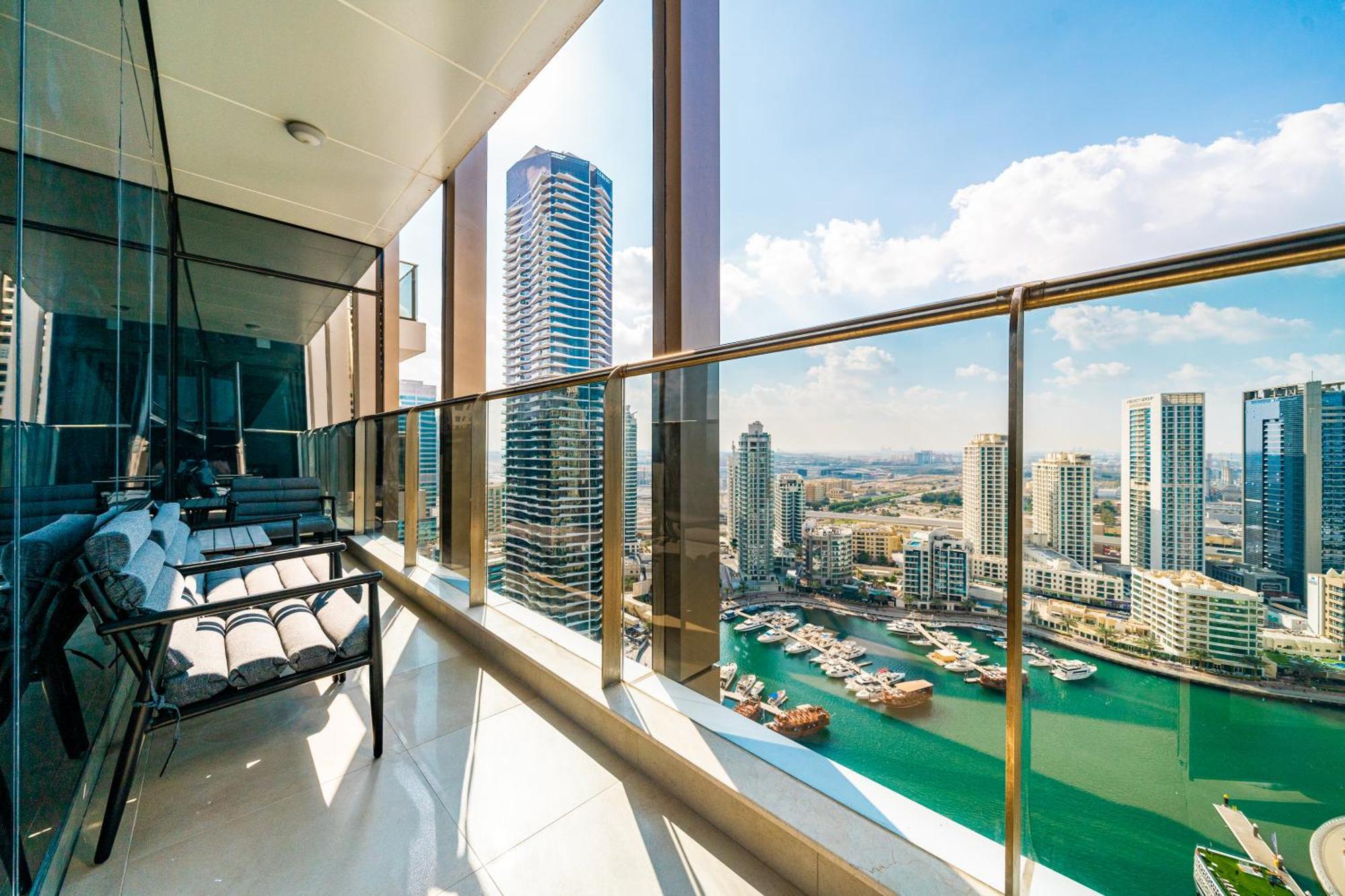 Walk To Jbr - Luxe 3br With Marina & Sea Views Apartment