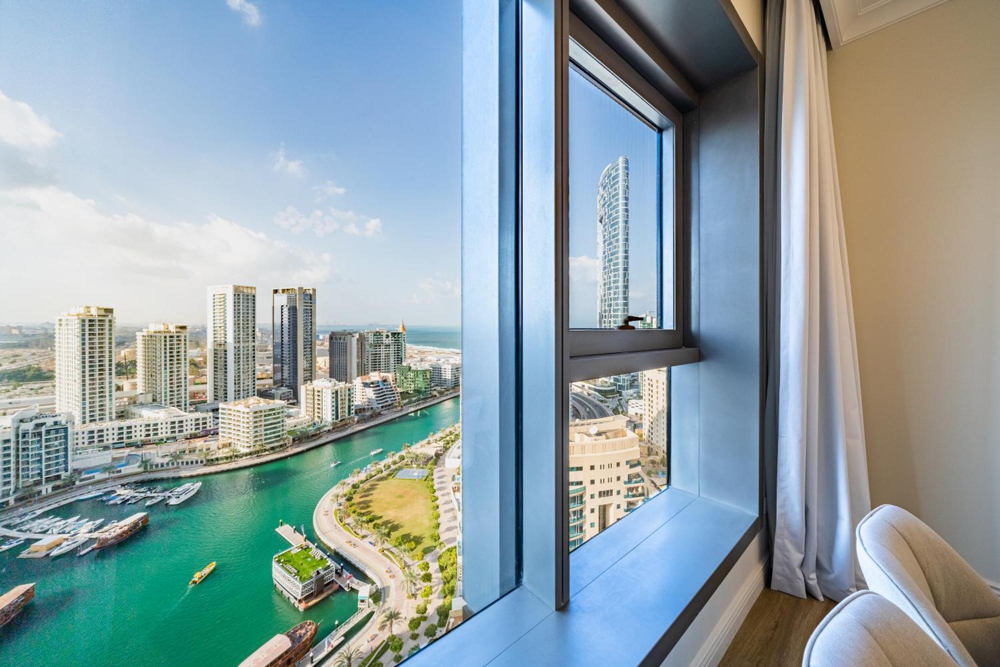 Apartment Walk To Jbr - Luxe 3br With Marina & Sea Views