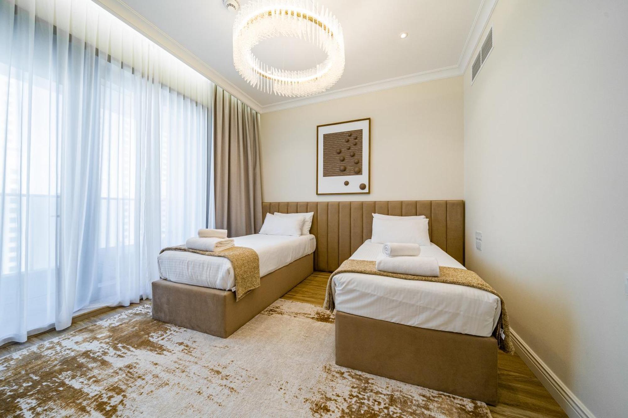 Walk To Jbr - Luxe 3br With Marina & Sea Views * Dubai