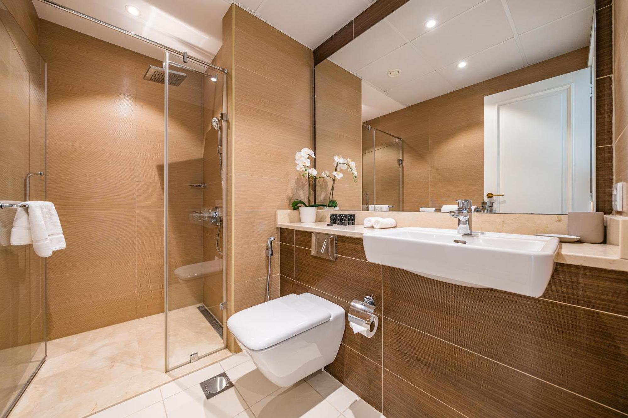 Walk To Jbr - Luxe 3br With Marina & Sea Views Apartment *