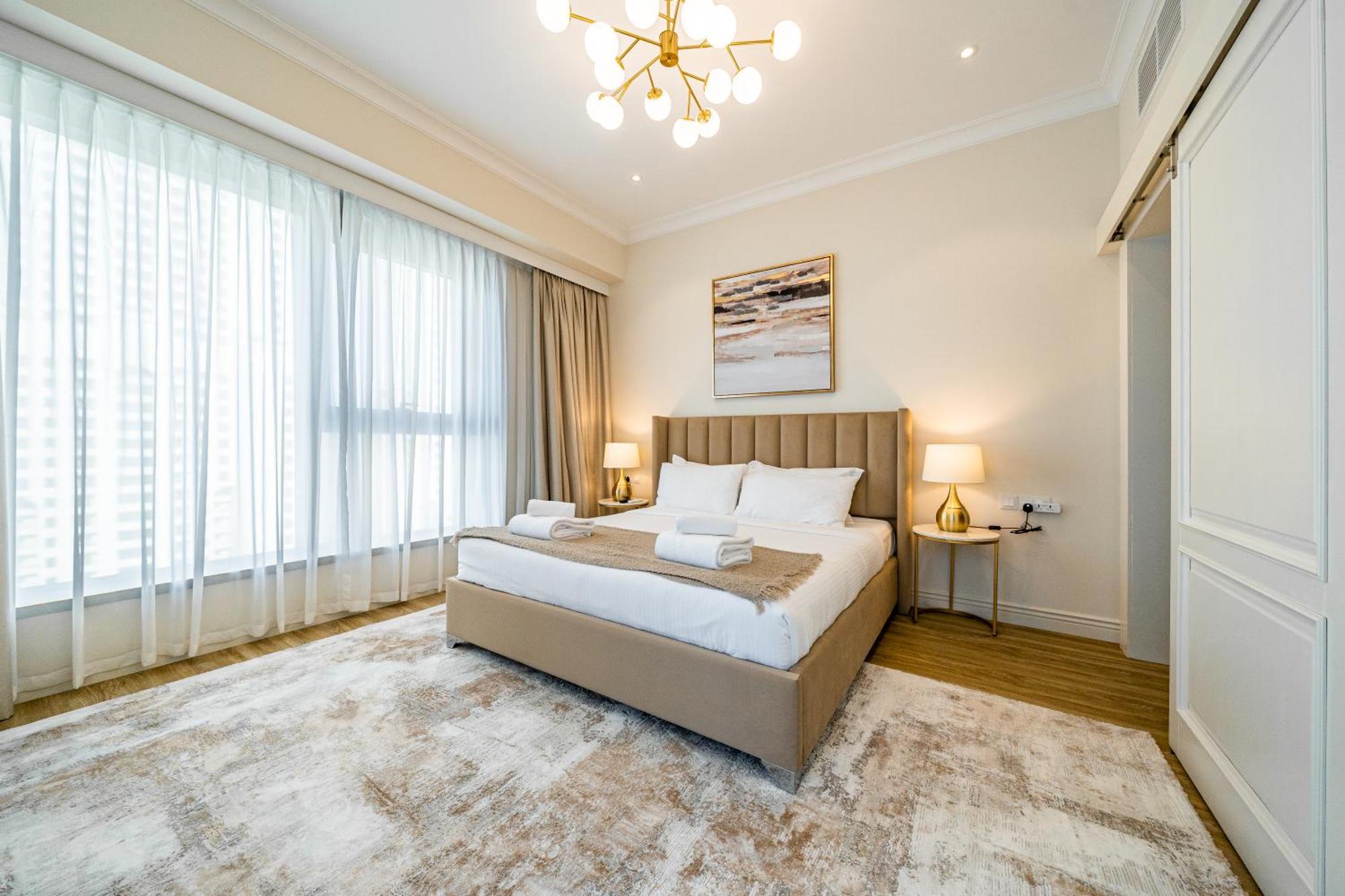 Walk To Jbr - Luxe 3br With Marina & Sea Views