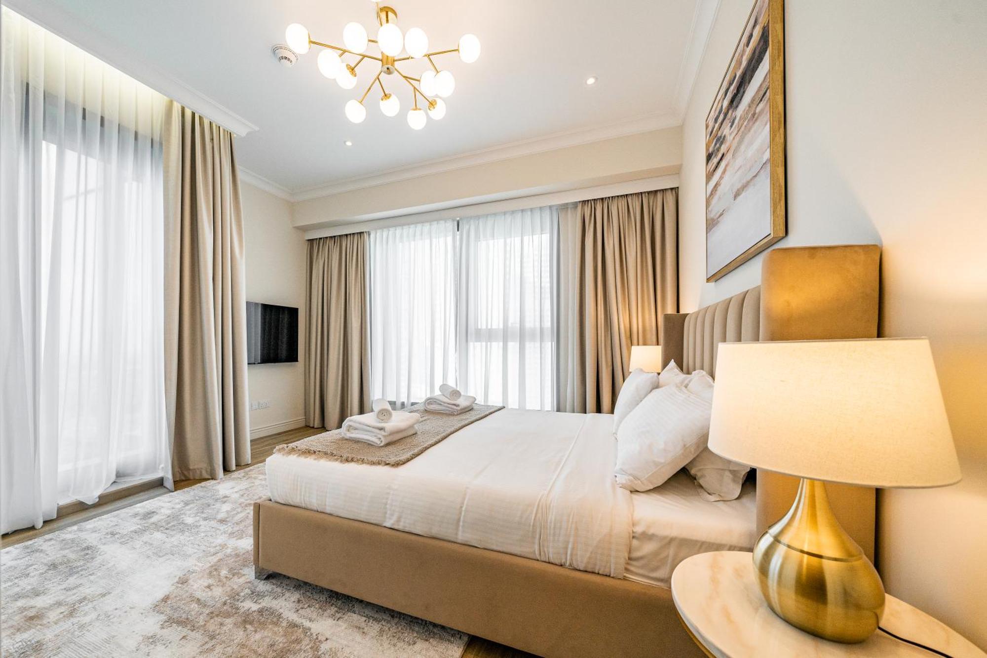 Walk To Jbr - Luxe 3br With Marina & Sea Views Apartment *
