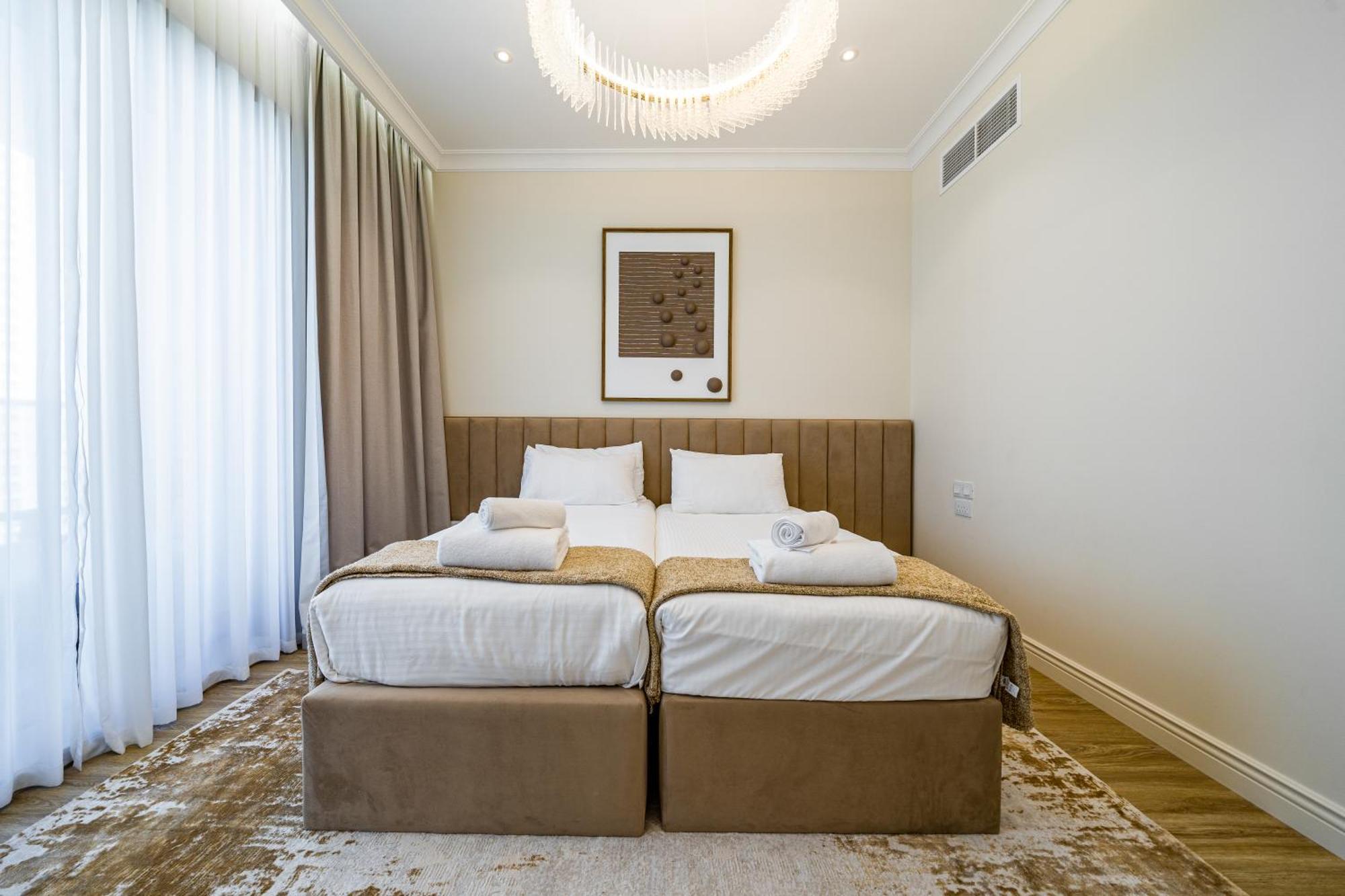 Walk To Jbr - Luxe 3br With Marina & Sea Views