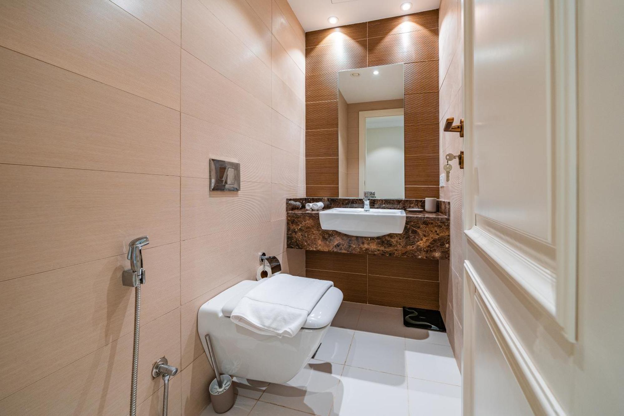 Walk To Jbr - Luxe 3br With Marina & Sea Views Dubai