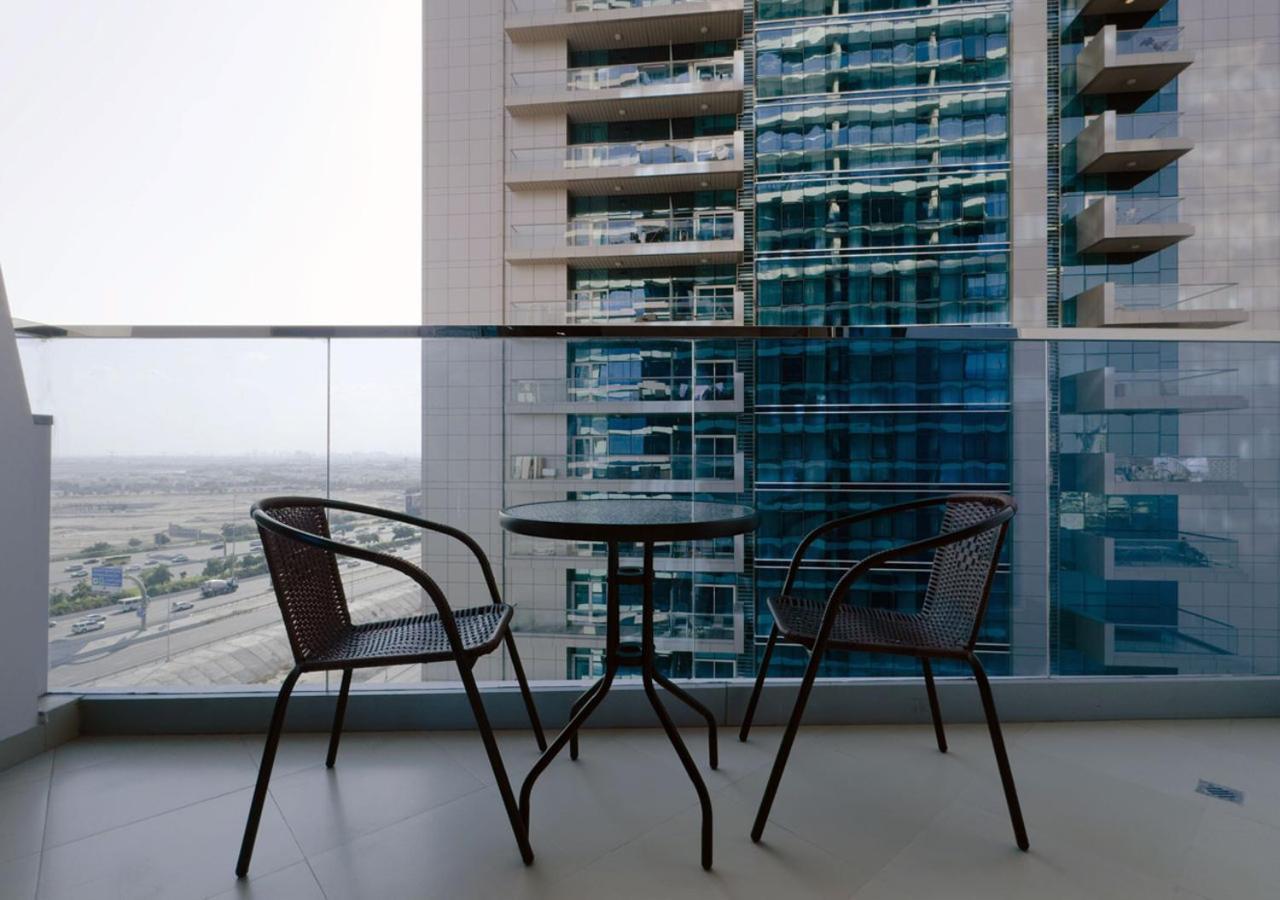 Canal Access Studio, 1 Min Walk To Business Bay Marina Apartment Dubai