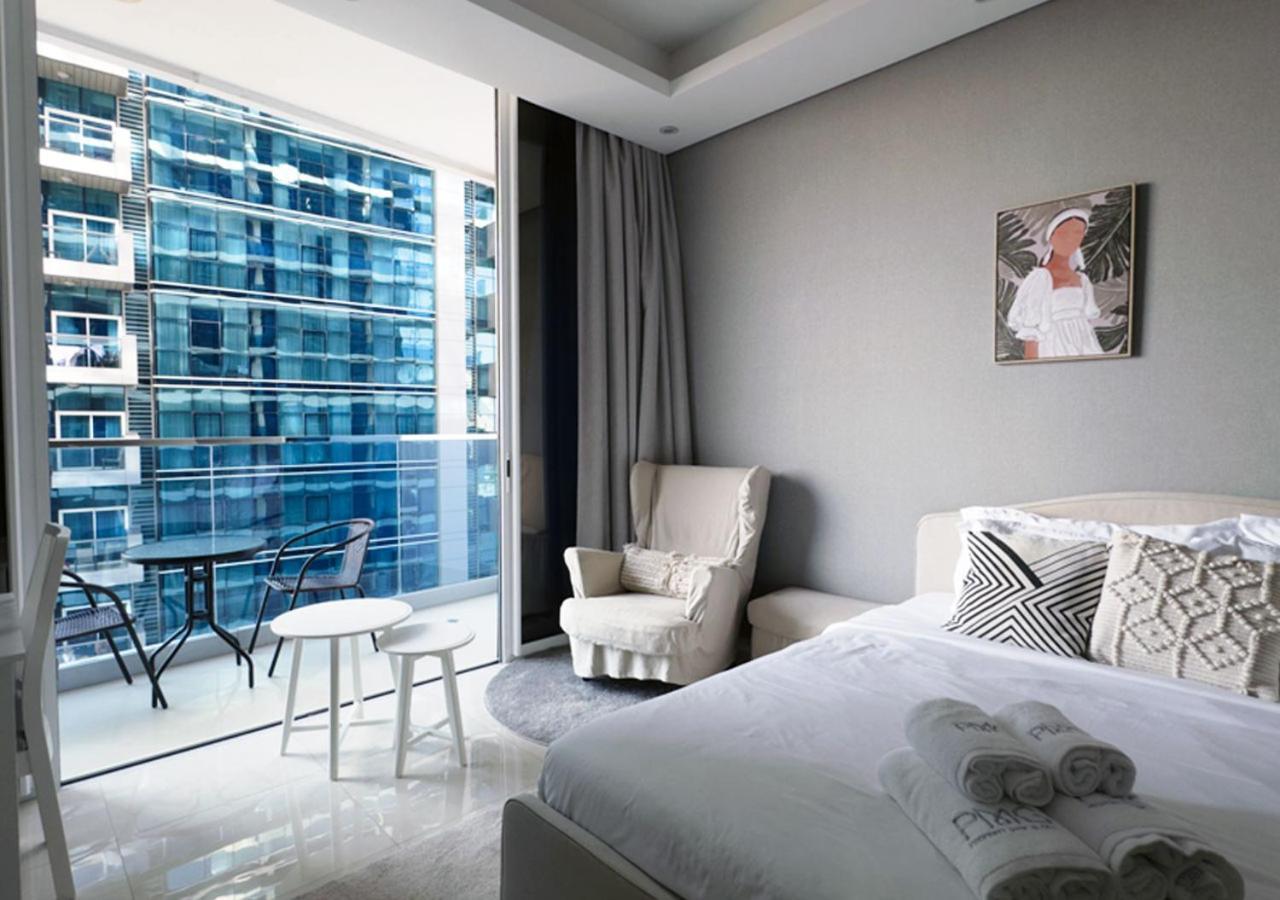 Canal Access Studio, 1 Min Walk To Business Bay Marina Apartment Dubai