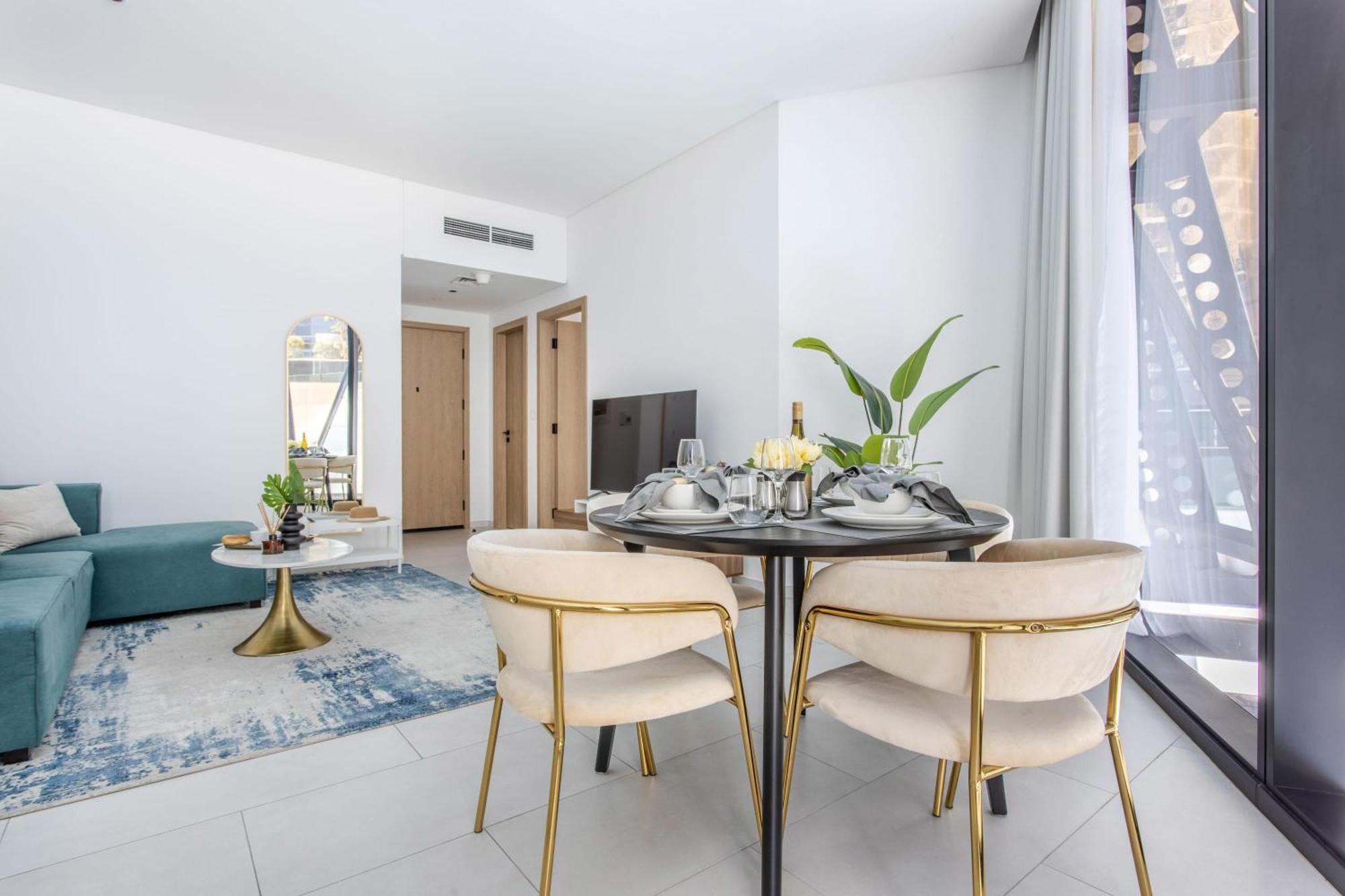 Frank Porter - Marquise Square Tower Apartment Dubai