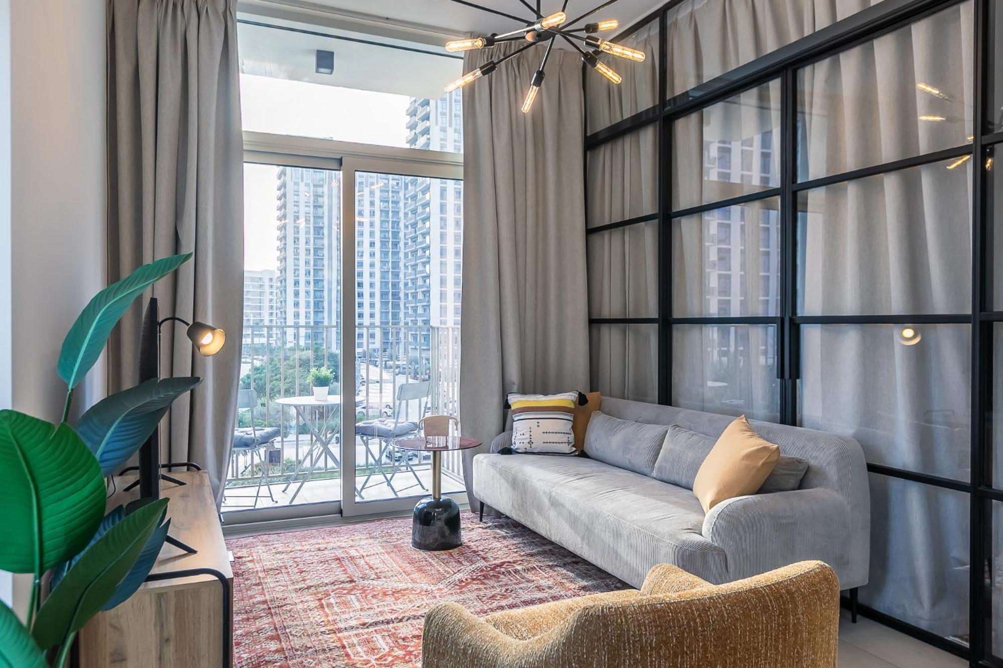 Upgraded Interior I Hills I View I Socio Tower