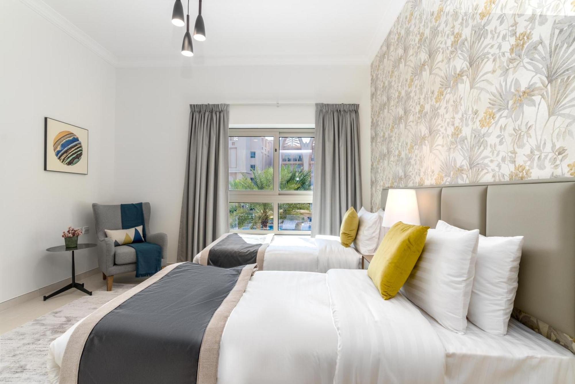 Apartment Amazing Beachfront Apartments Near Atlantis Waterpark By Simply Comfort Sarai Palm Jumeirah