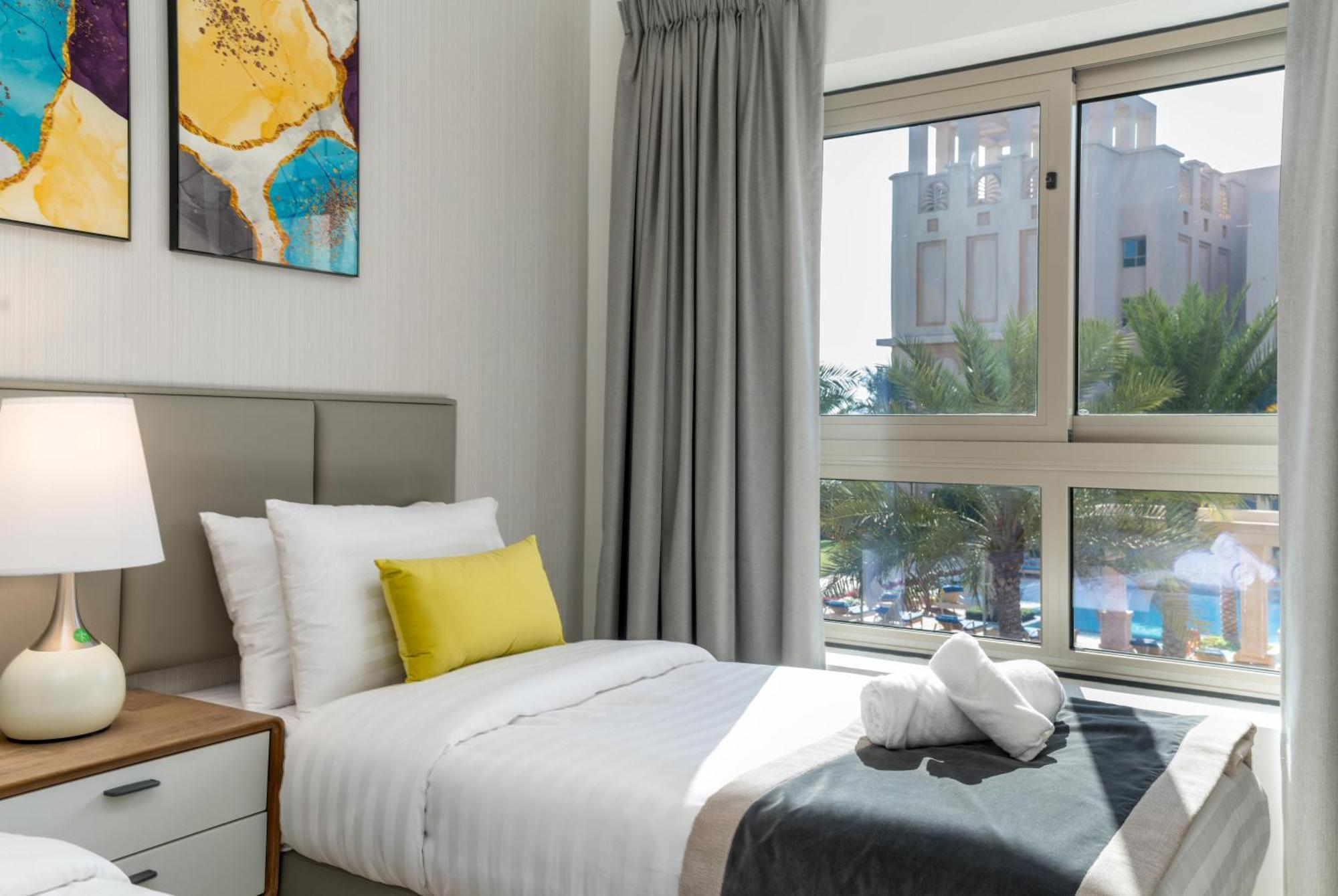 Amazing Beachfront Apartments Near Atlantis Waterpark By Simply Comfort Sarai Palm Jumeirah Apartment Dubai