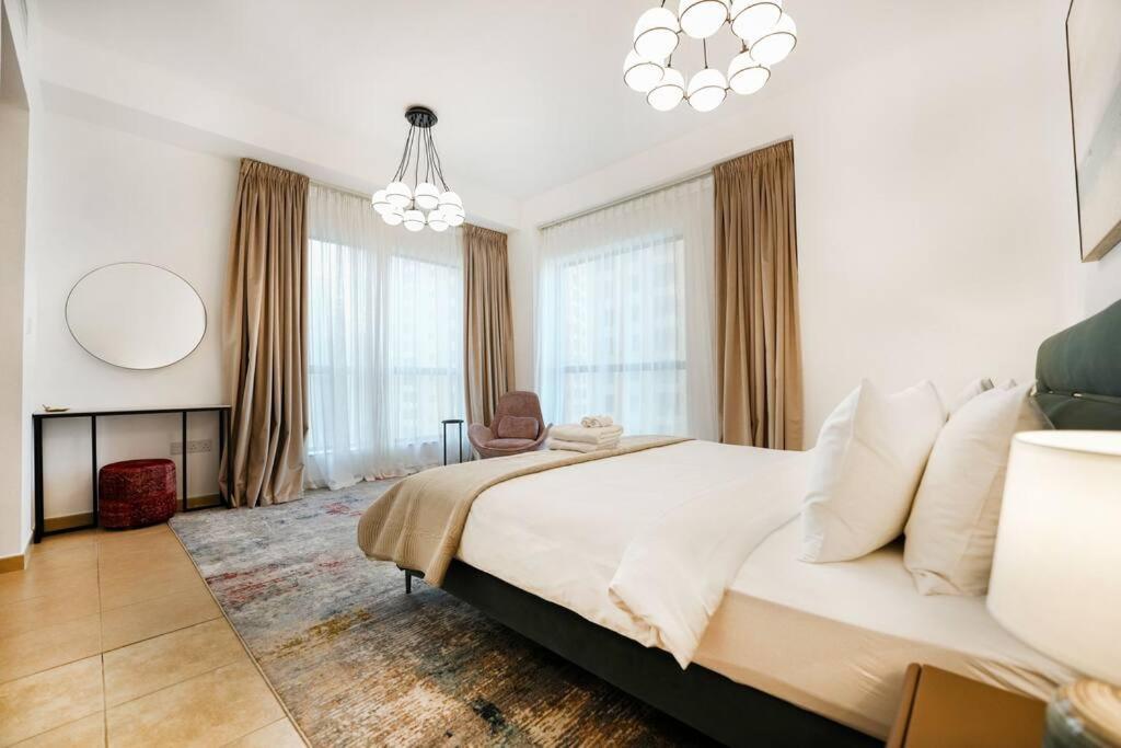 Magnificent Beachfront Two Bedroom With Full Sea & Beach View Apartment *
