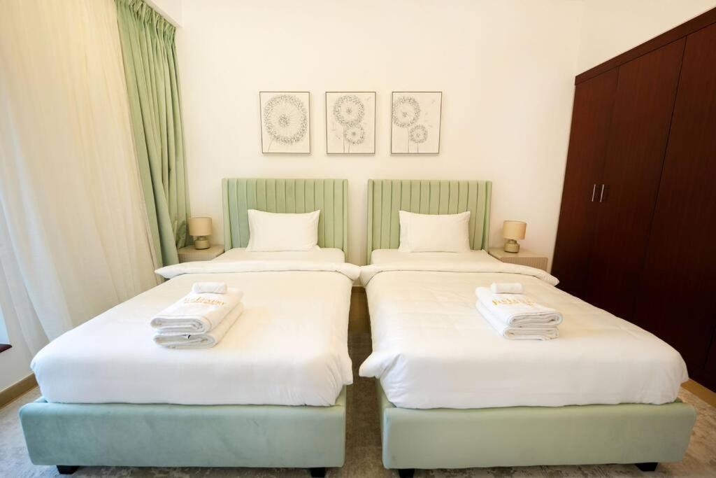 Apartment Magnificent Beachfront Two Bedroom With Full Sea & Beach View *