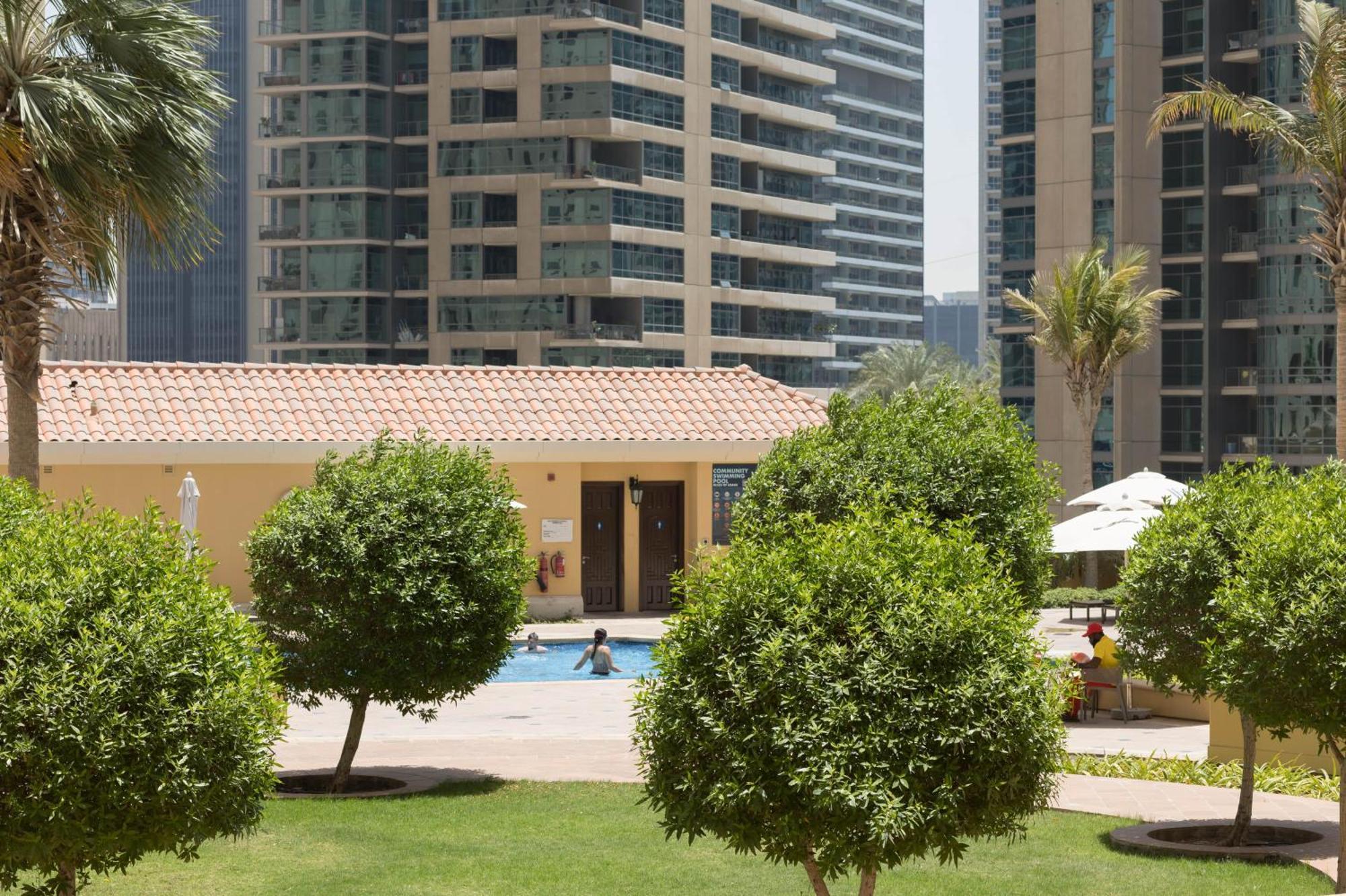 Luxurious 2-bd Gem In Jbr Elegant & Compact Bliss