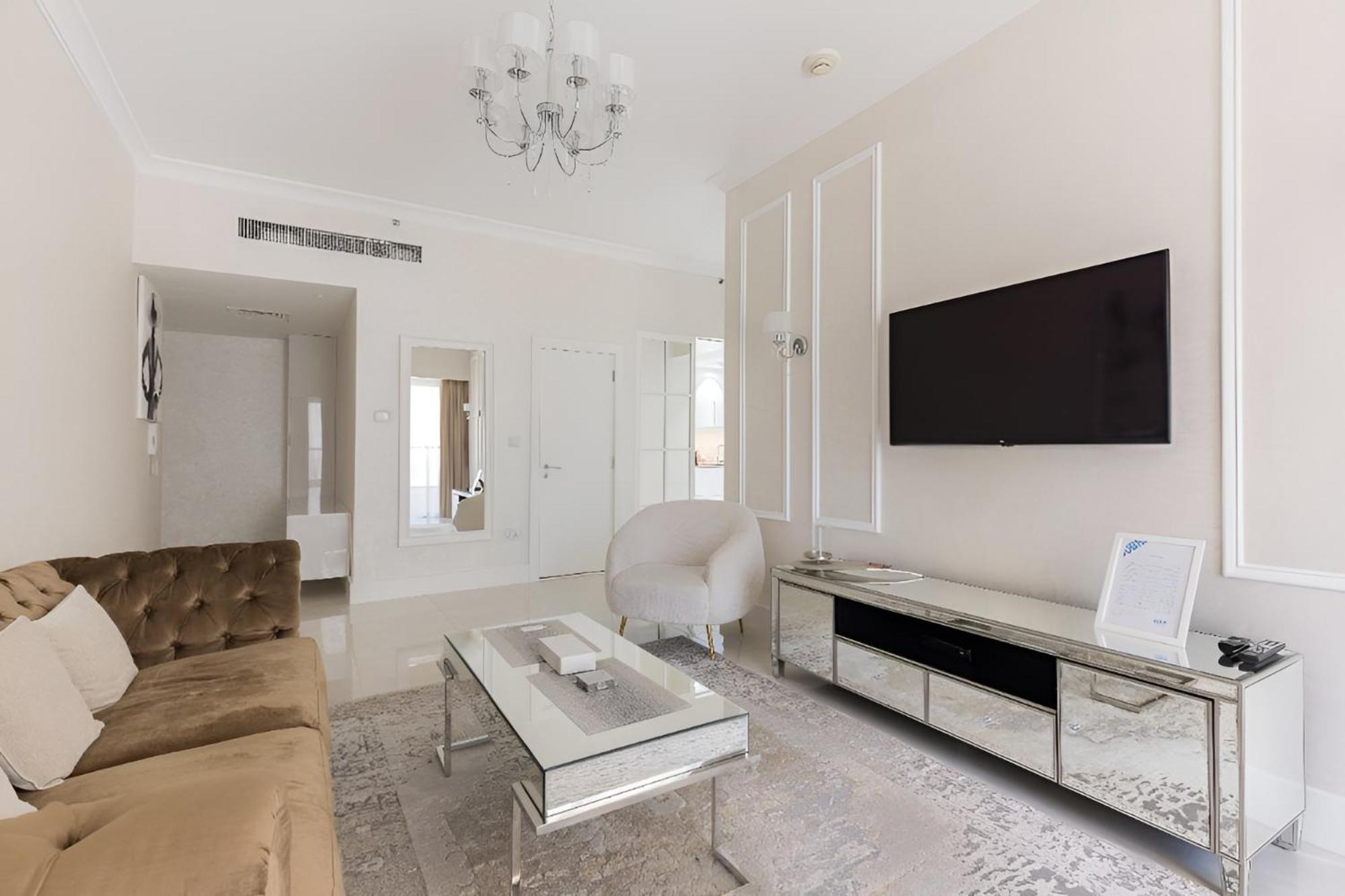 Apartment Luxurious 2-bd Gem In Jbr Elegant & Compact Bliss Dubai