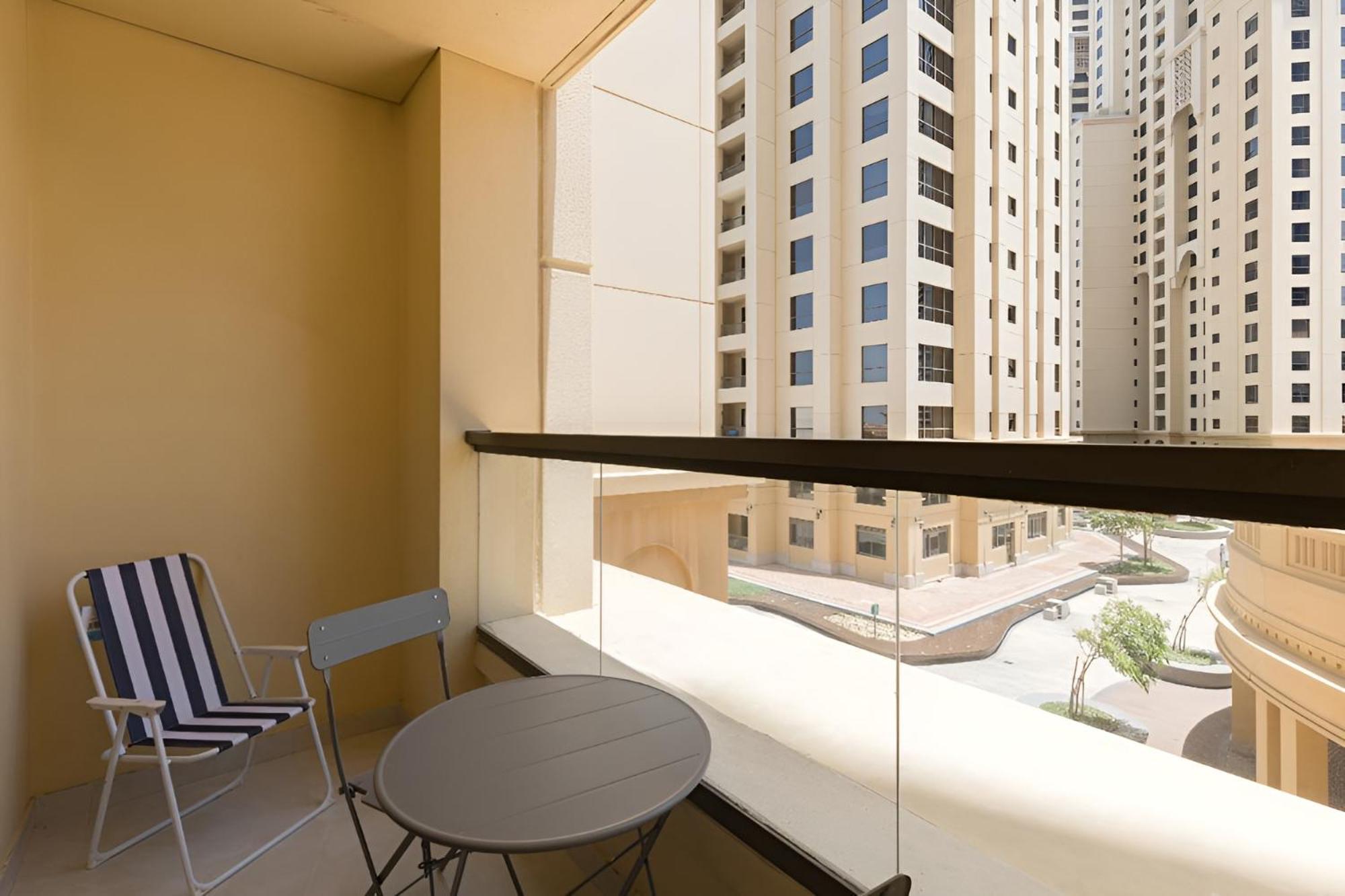 Luxurious 2-bd Gem In Jbr Elegant & Compact Bliss