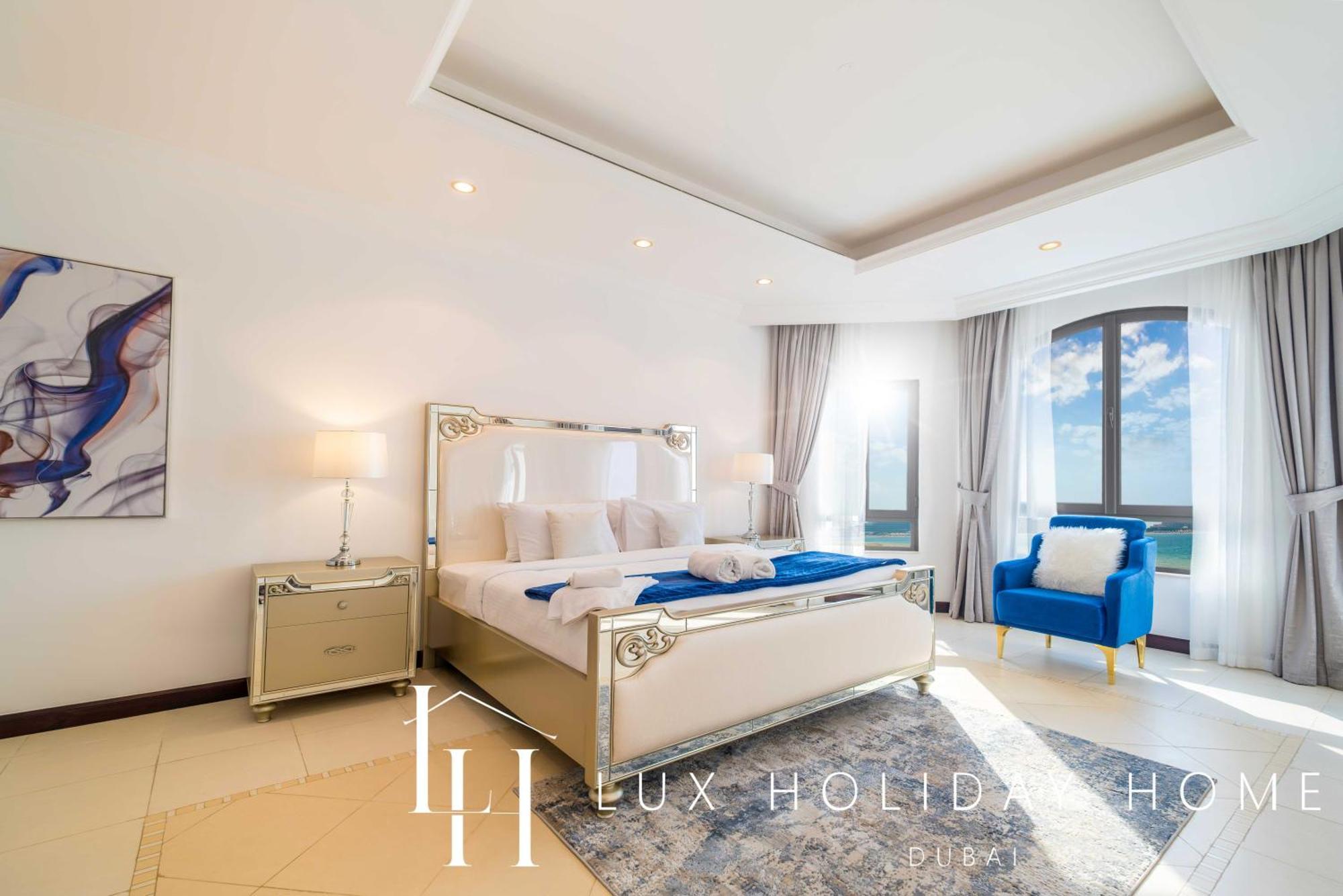 Lux The Ultimate Island Palm Dubai