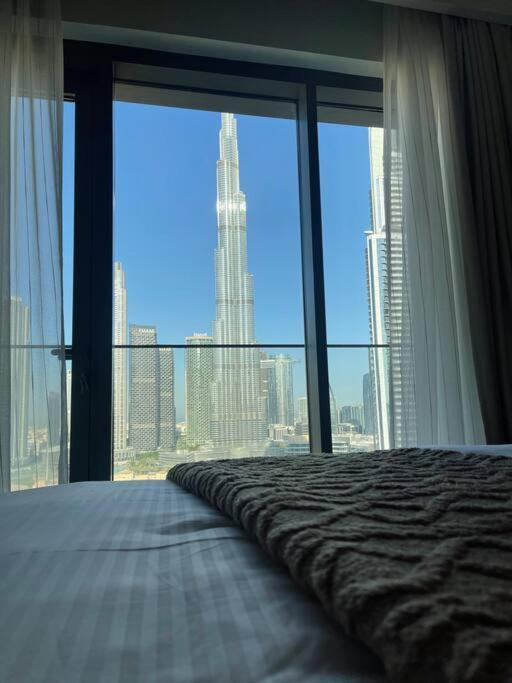 Luxury Burj Khalifa Views@modern Tranquil Moments *