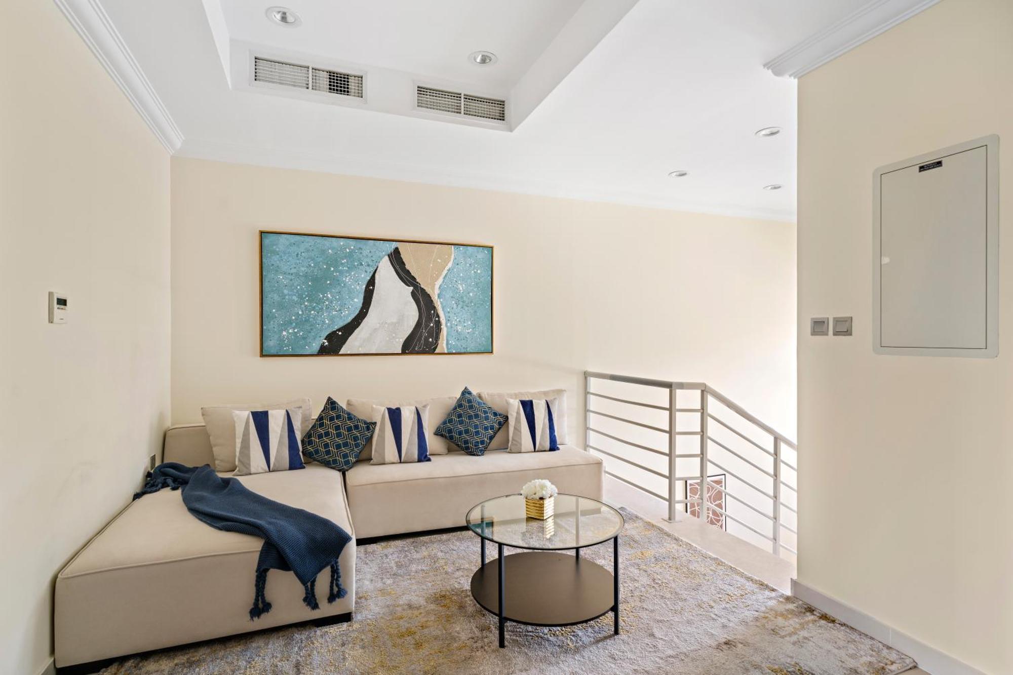 Villa Aliving Luxury3br District 15 Jvc- V3 Dubai