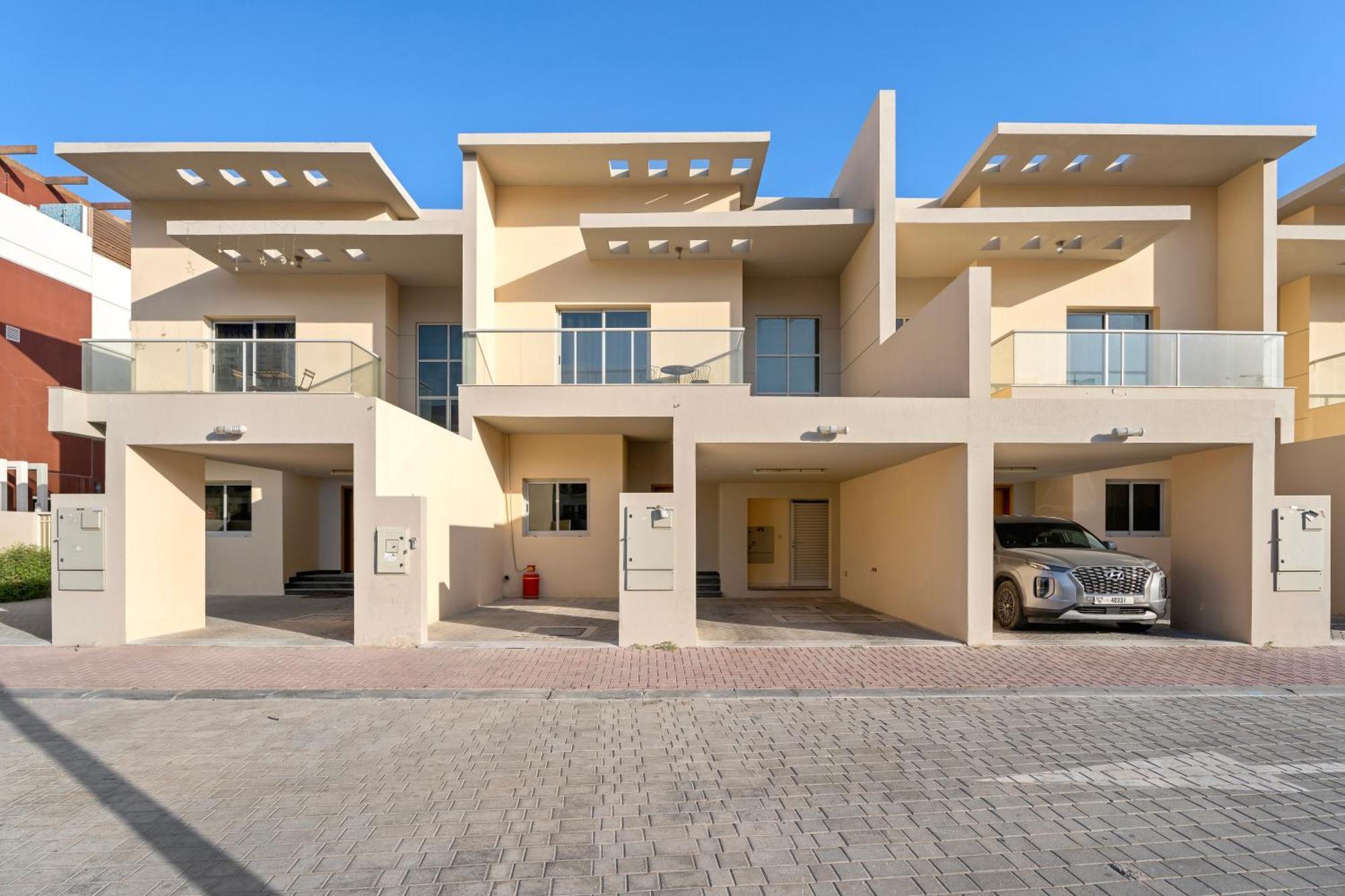 Aliving Luxury3br District 15 Jvc- V3 *