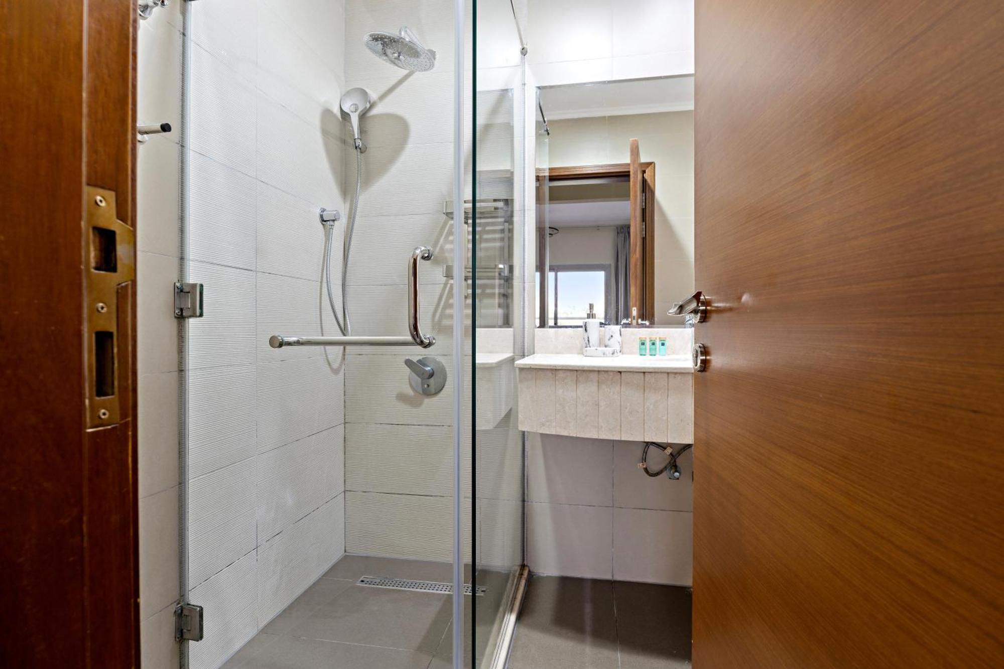 Aliving Luxury3br District 15 Jvc- V3