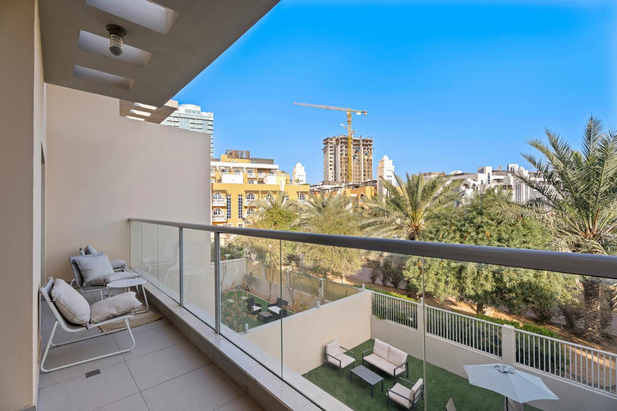 Aliving Luxury3br District 15 Jvc- V3 Villa *