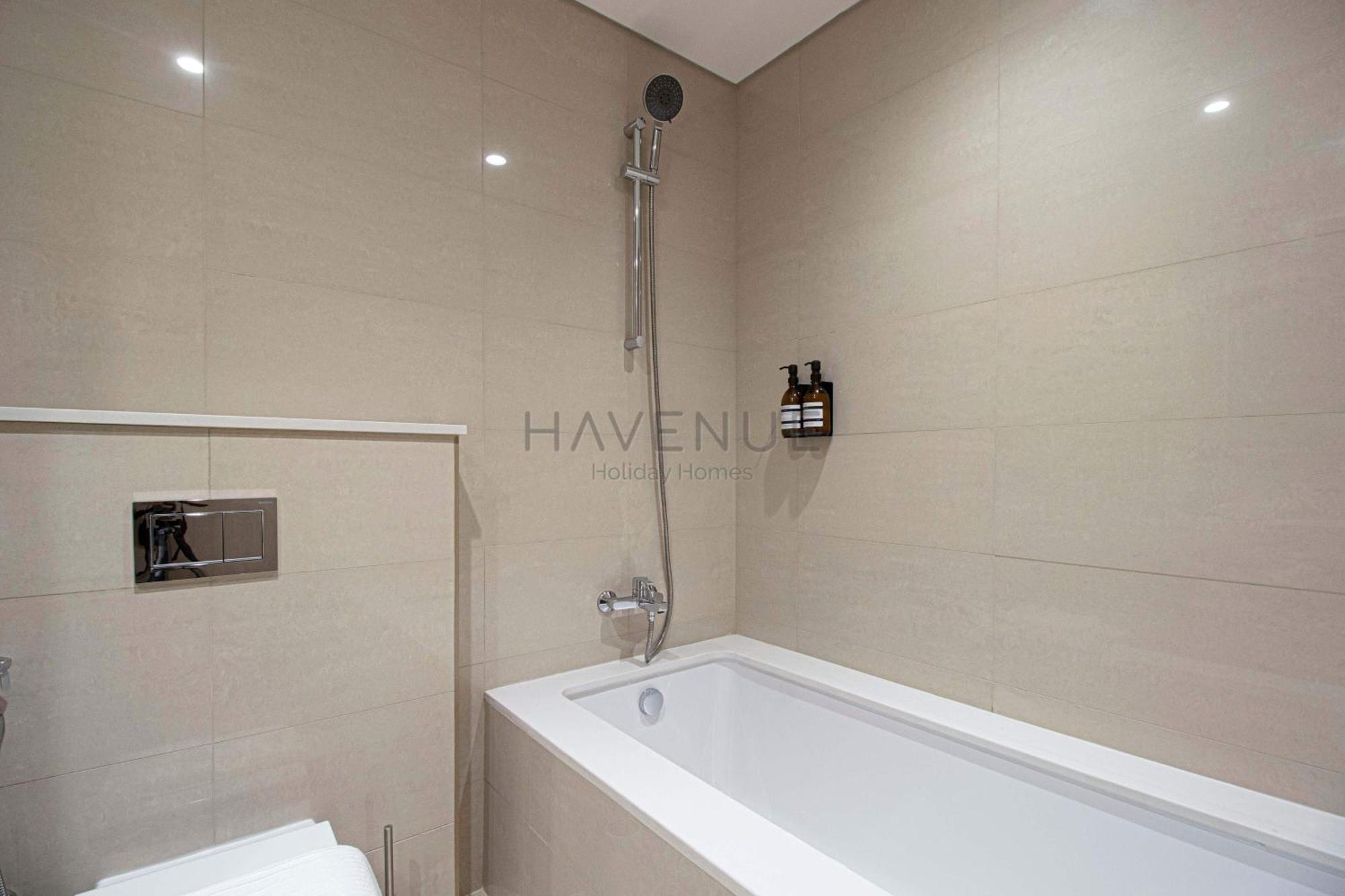 Apartment Havenue At Burj Royale - Full Burj Khalifa View - 2 Bed - Pool - Gym *