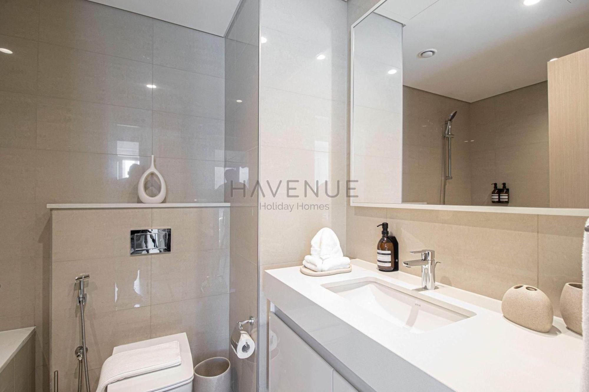 Apartment Havenue At Burj Royale - Full Burj Khalifa View - 2 Bed - Pool - Gym *