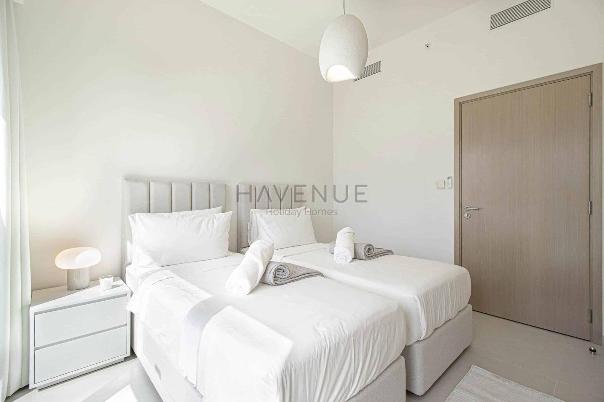 Havenue At Burj Royale - Full Burj Khalifa View - 2 Bed - Pool - Gym Apartment *