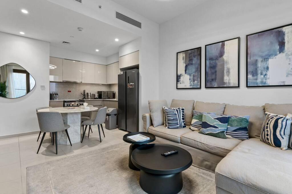 Keysplease Beautiful 2br Burj Khalifa View, Burj Royale Downtown Apartment