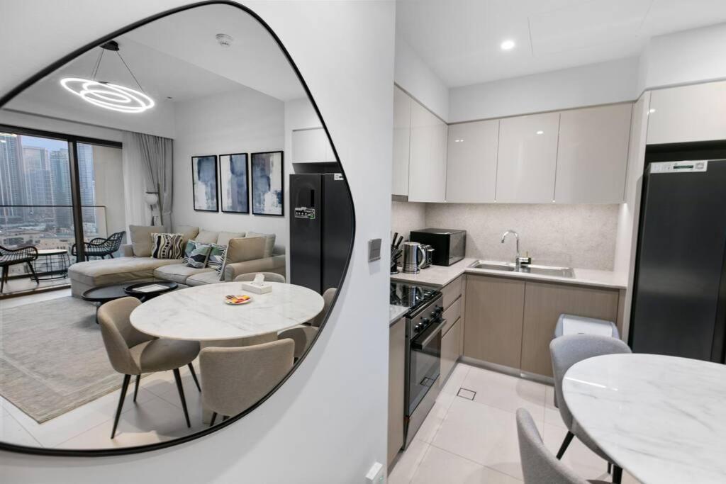 Keysplease Beautiful 2br Burj Khalifa View, Burj Royale Downtown *
