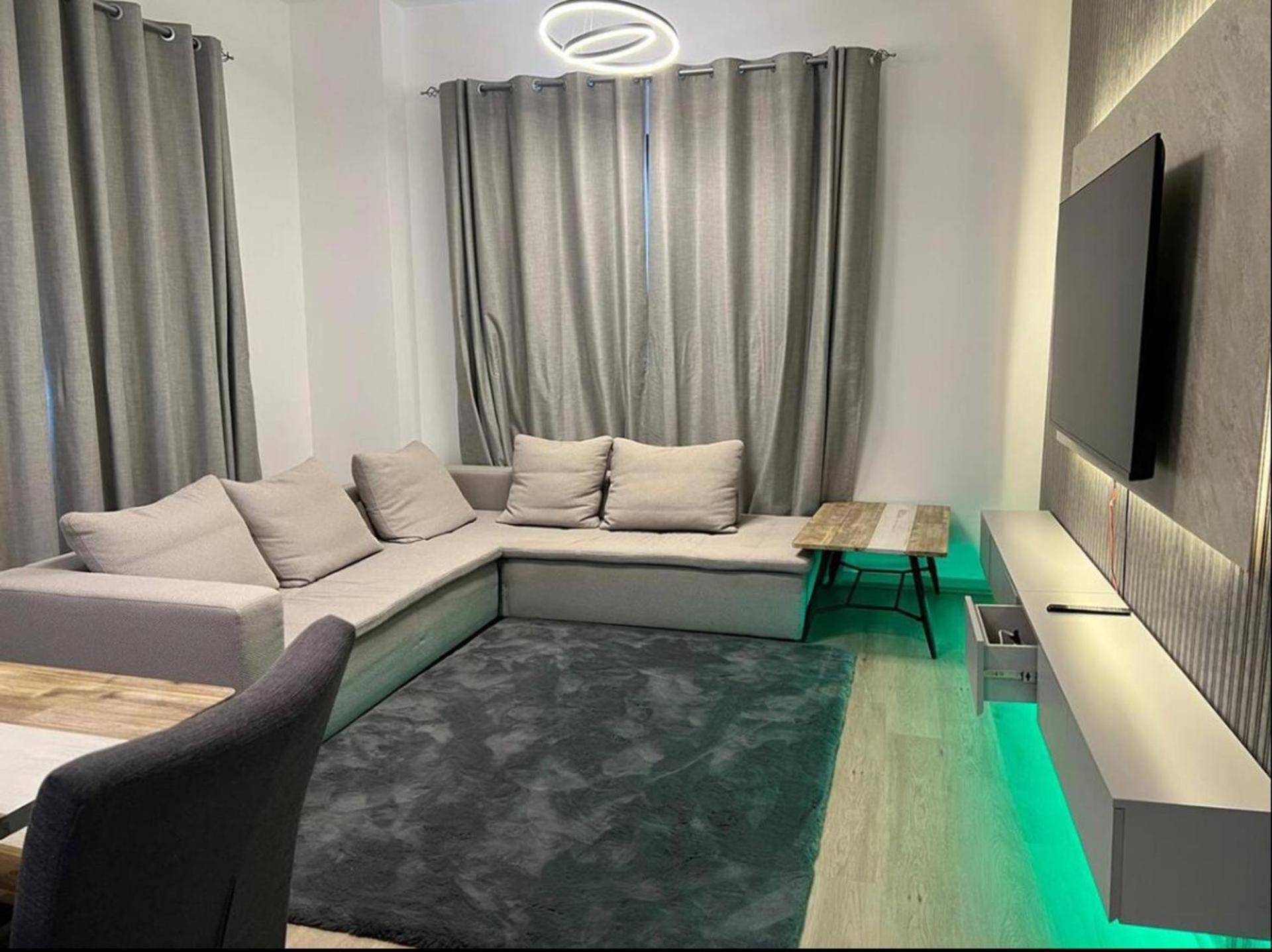 Stunning 3-bed In Apartment Dubai