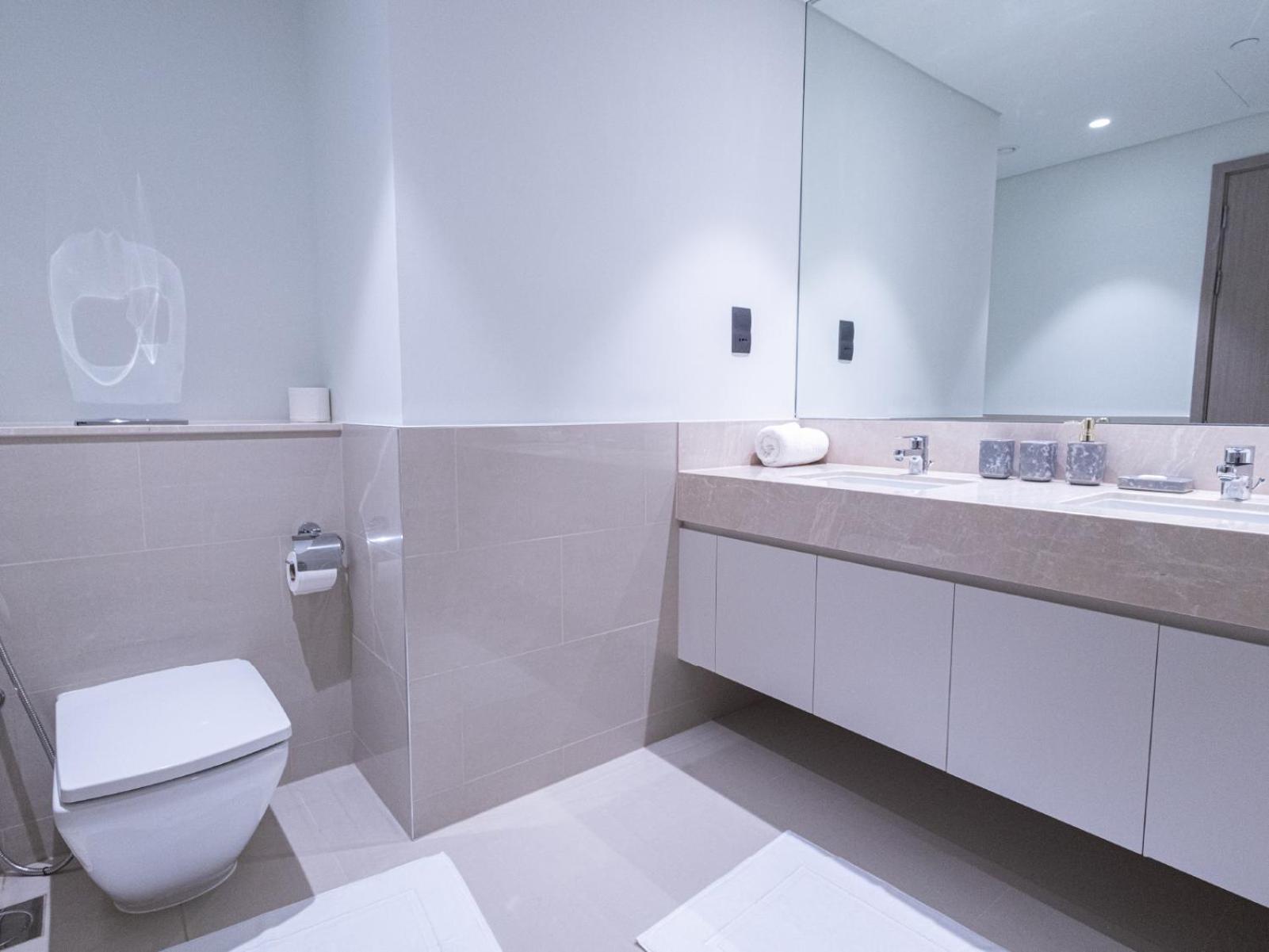 Mh- Act Tower - Downtown 2bhk-ref 4104