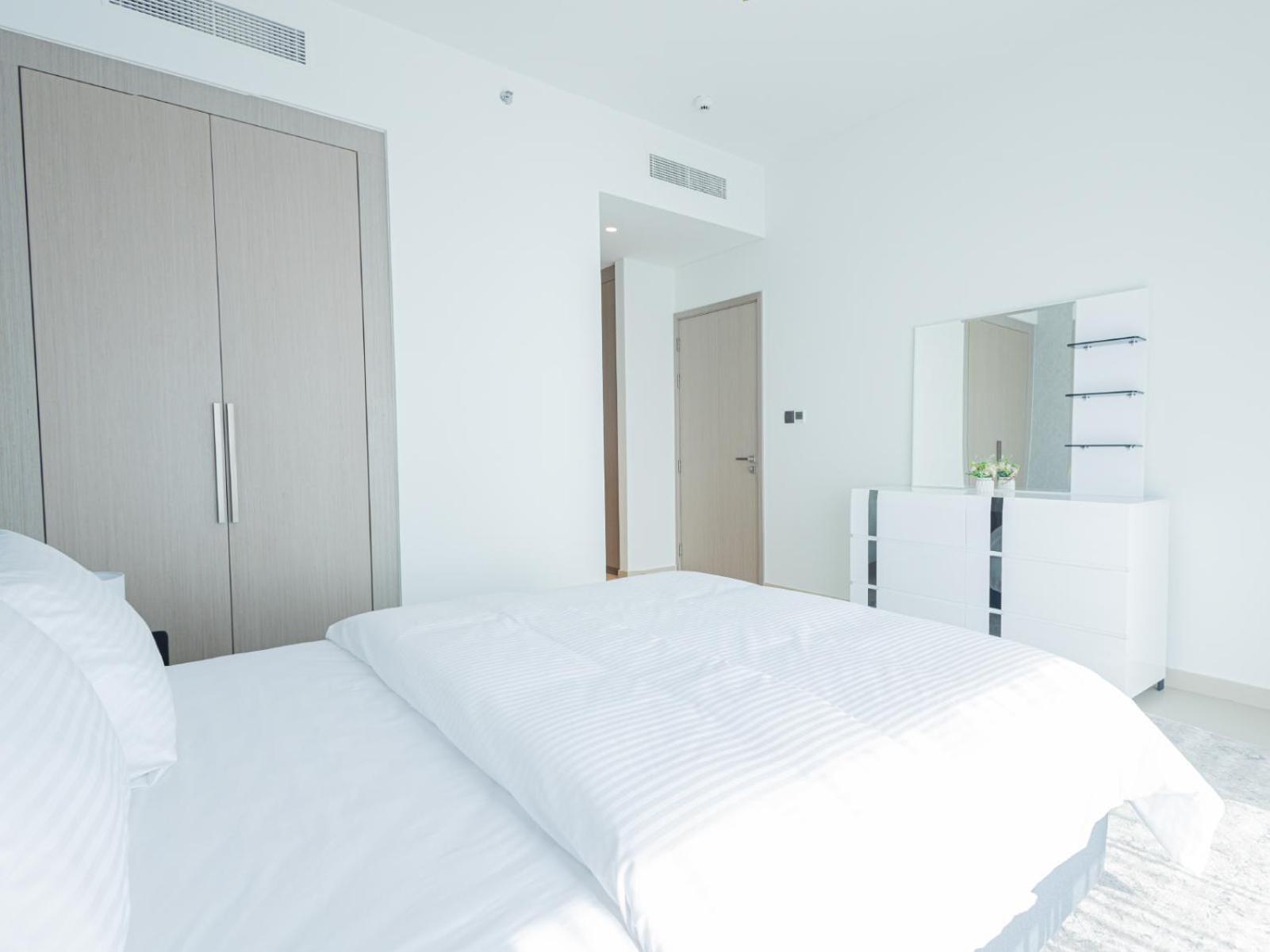 Mh- Act Tower - Downtown 2bhk-ref 4104